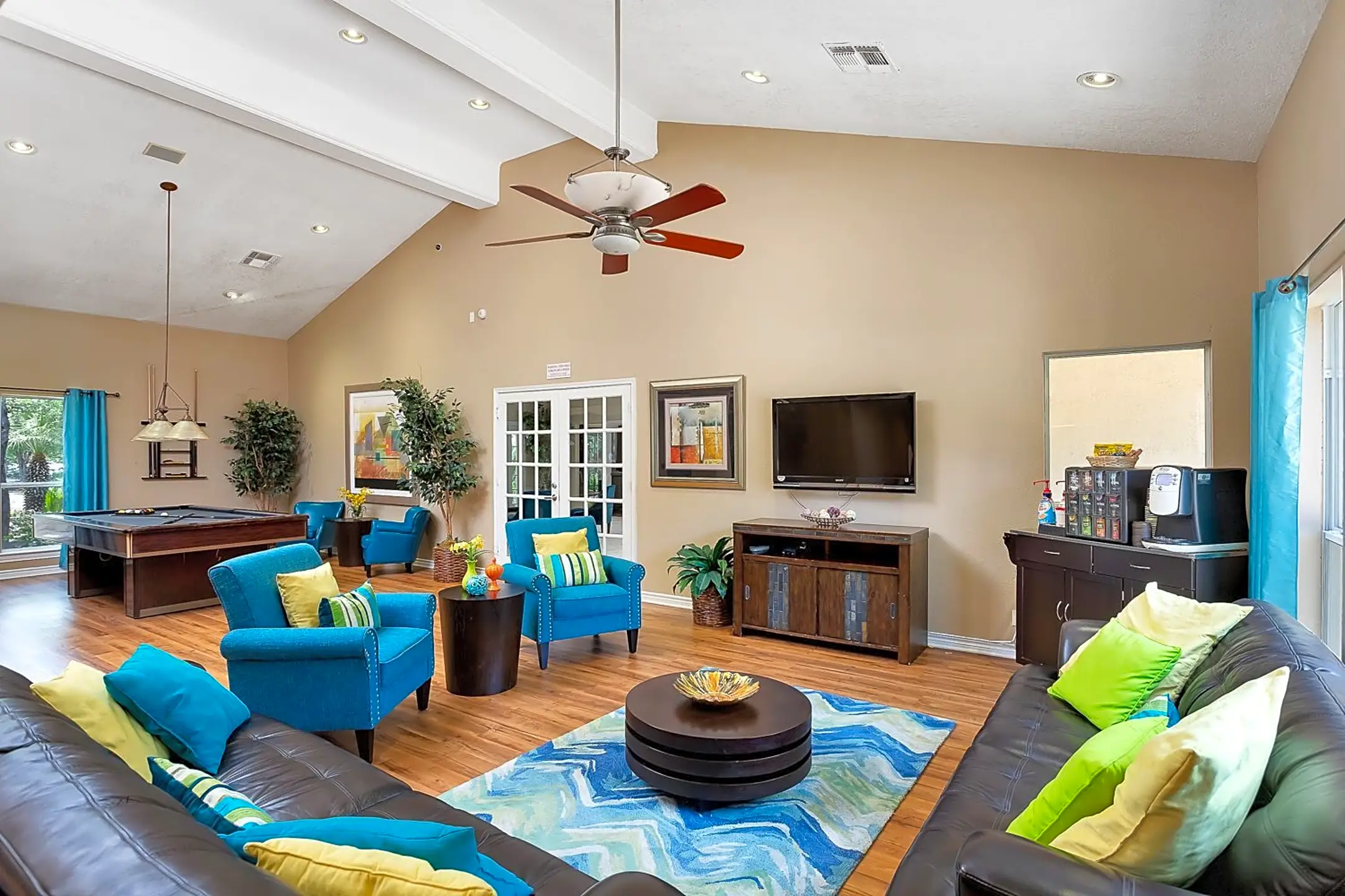 Villas at Oakwell Farms 3333 Oakwell Ct San Antonio, TX Apartments