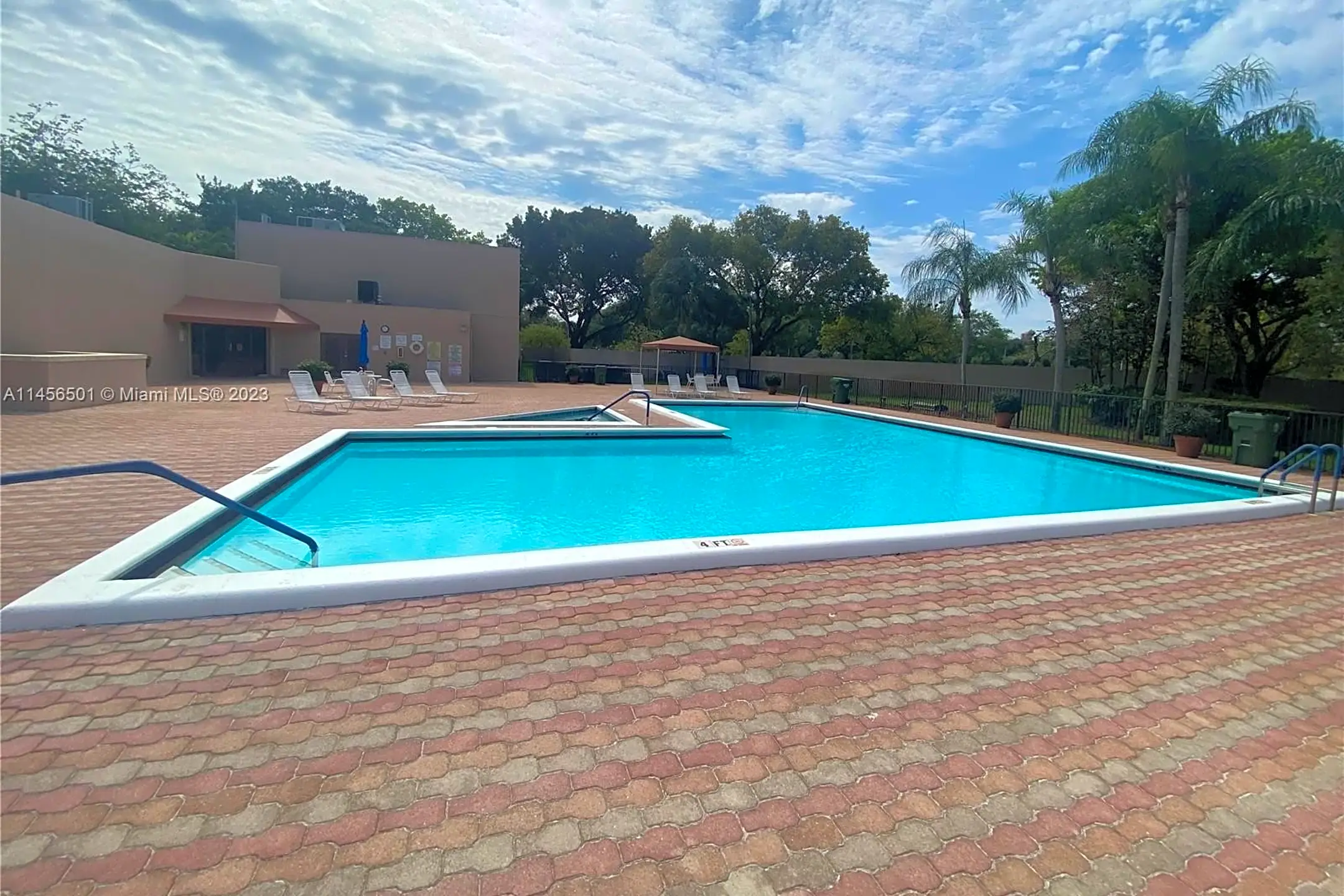 Pool - 12379 NW 15th St - Pembroke Pines, FL