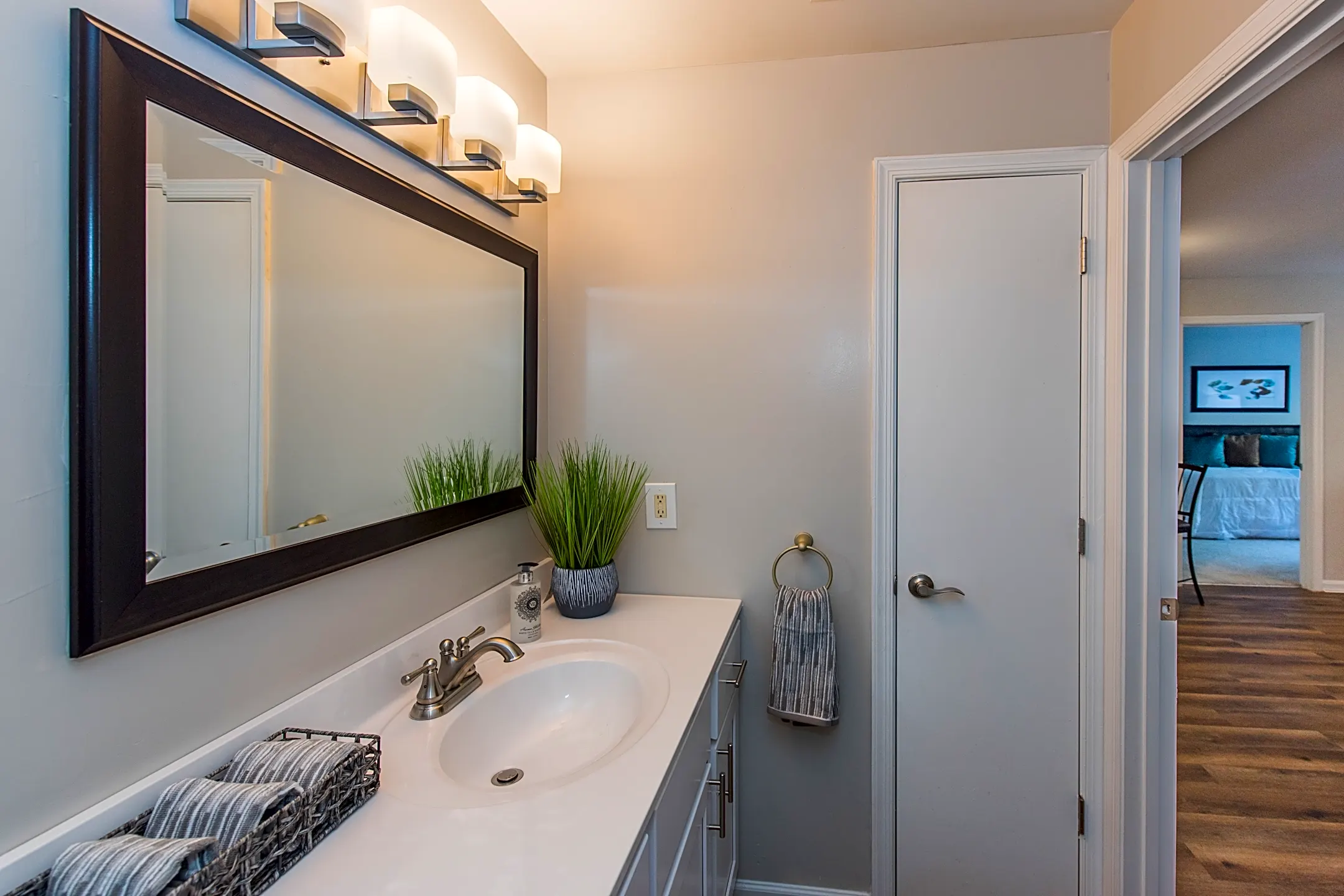 The Muse and Cottages at Town Center Senior (Age 55+) 4373 Bonney