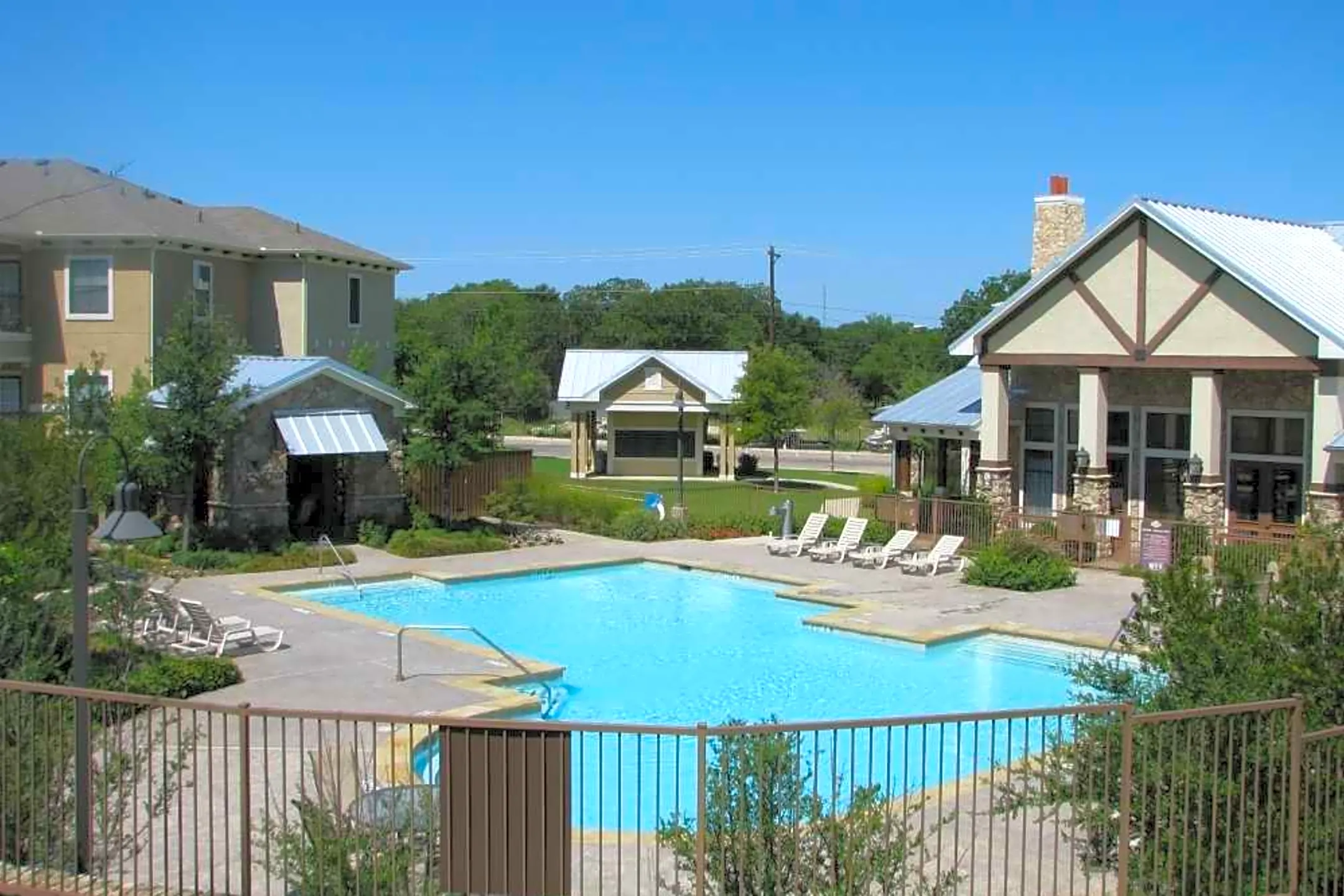 Residences at Holland Lake - Weatherford, TX