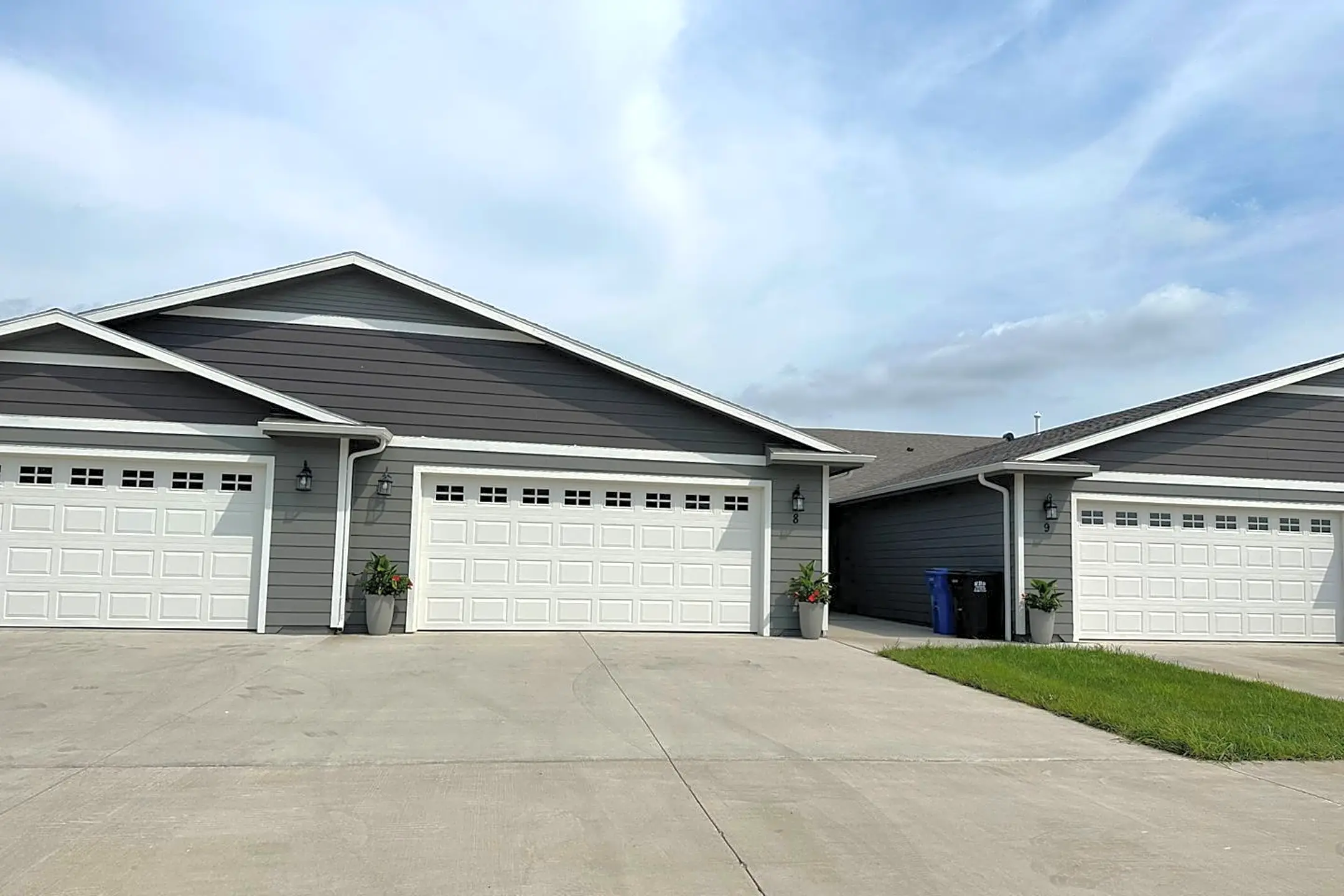 Heritage Townhomes 2112 North Main Ave Tea, SD Apartments for Rent