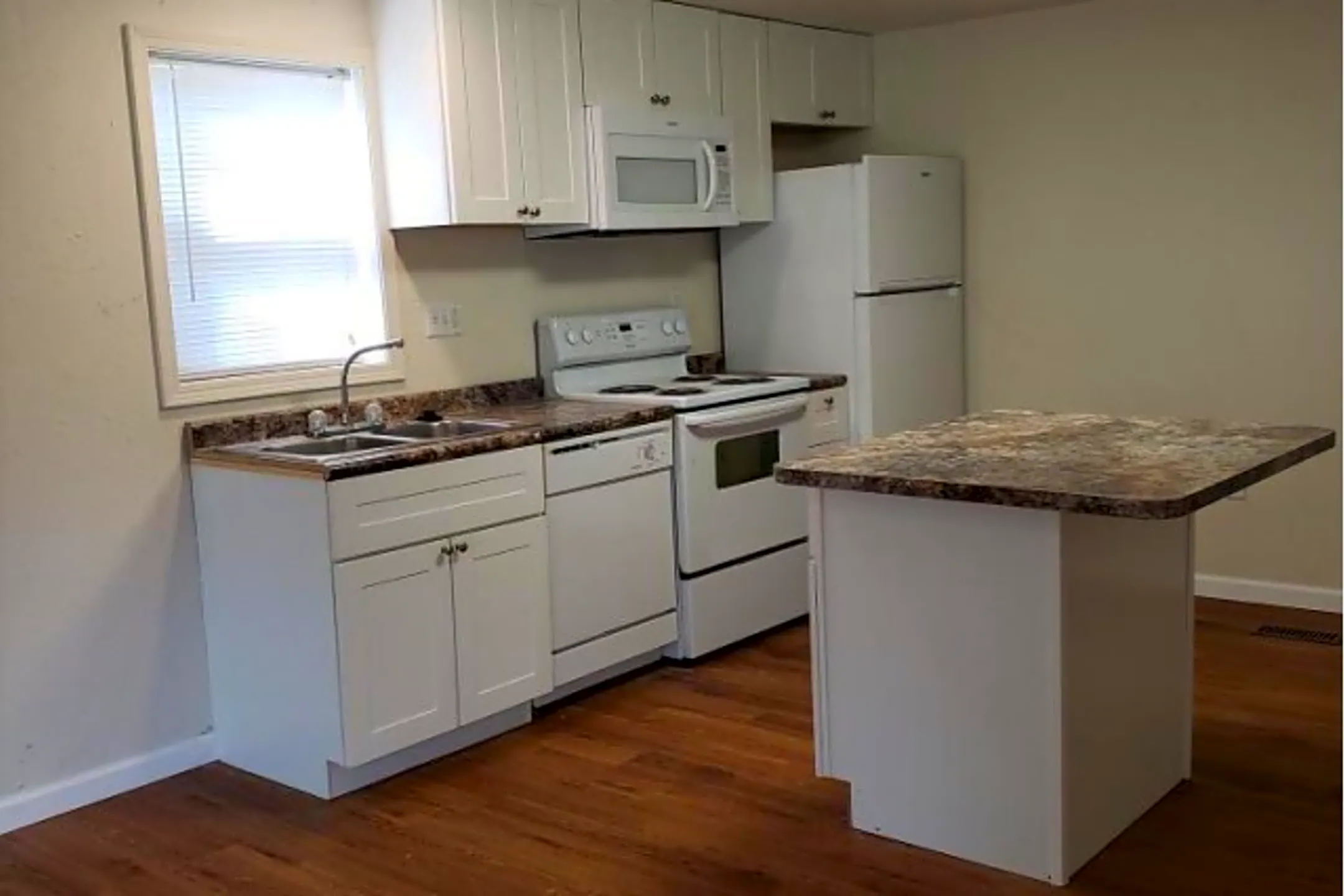 Woods Crossing Apartments - 1384 Cambridge Beltway | Cambridge, MD ...