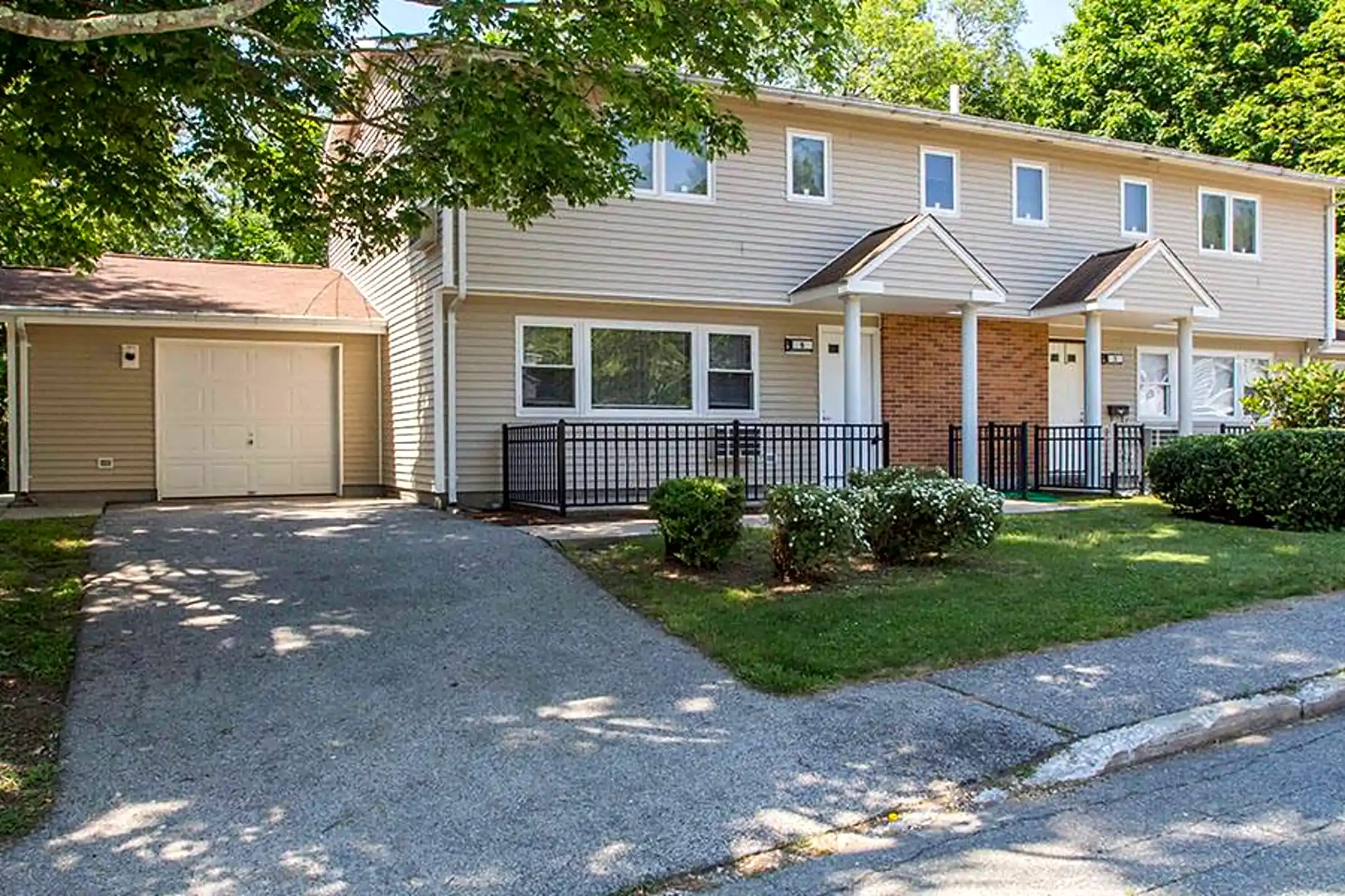 Building - Beacon Point Homes - Groton, CT
