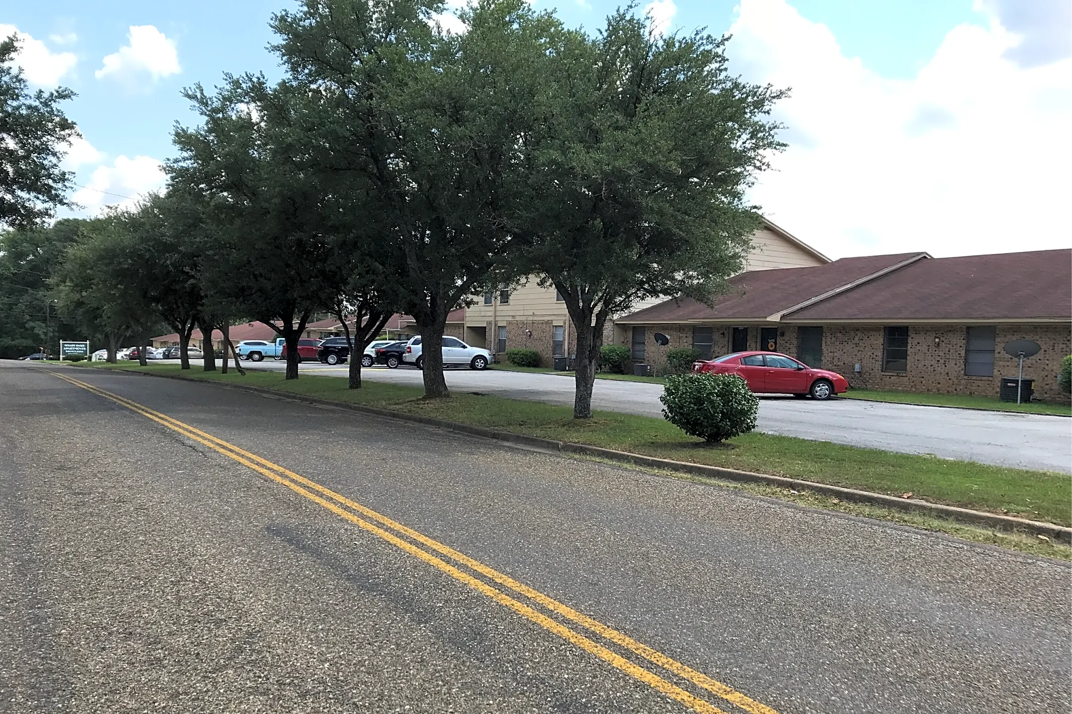 Shady Oaks Apartments 2000 Choctaw Street Mount Pleasant, TX