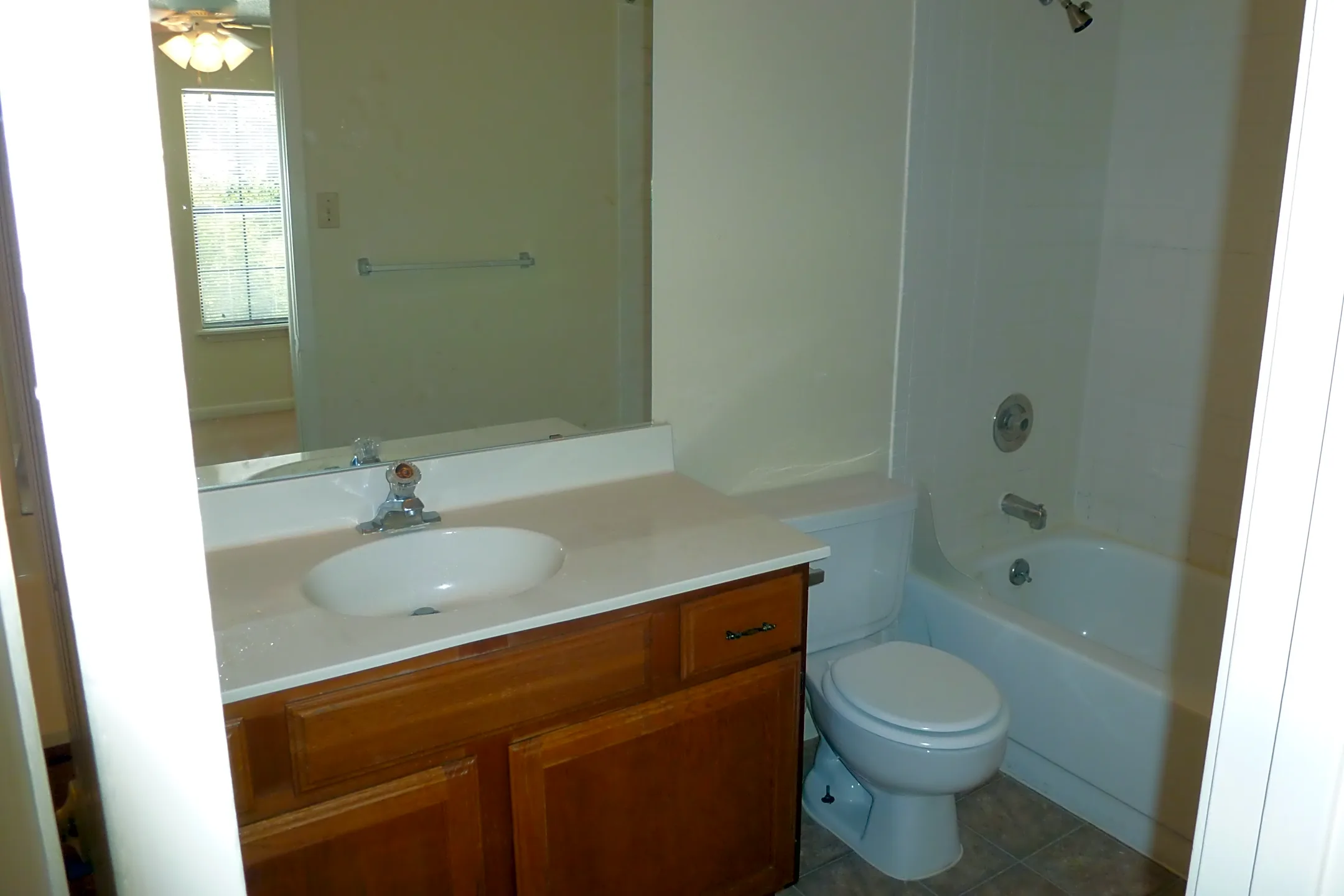 Bathroom - 528 Tangleberry Dr - Nacogdoches, TX