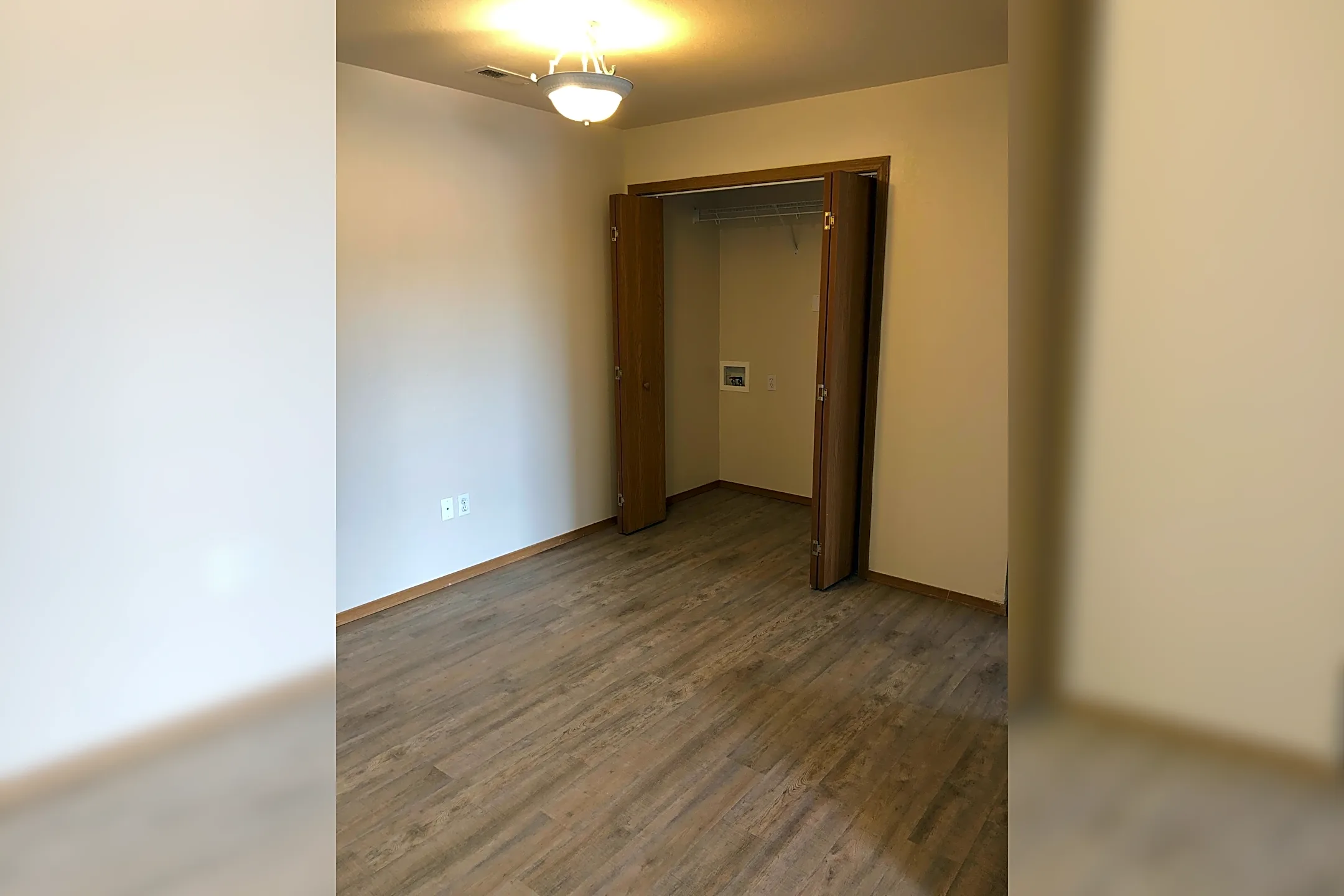 Pinewood Park Apartments Republic, MO 65738