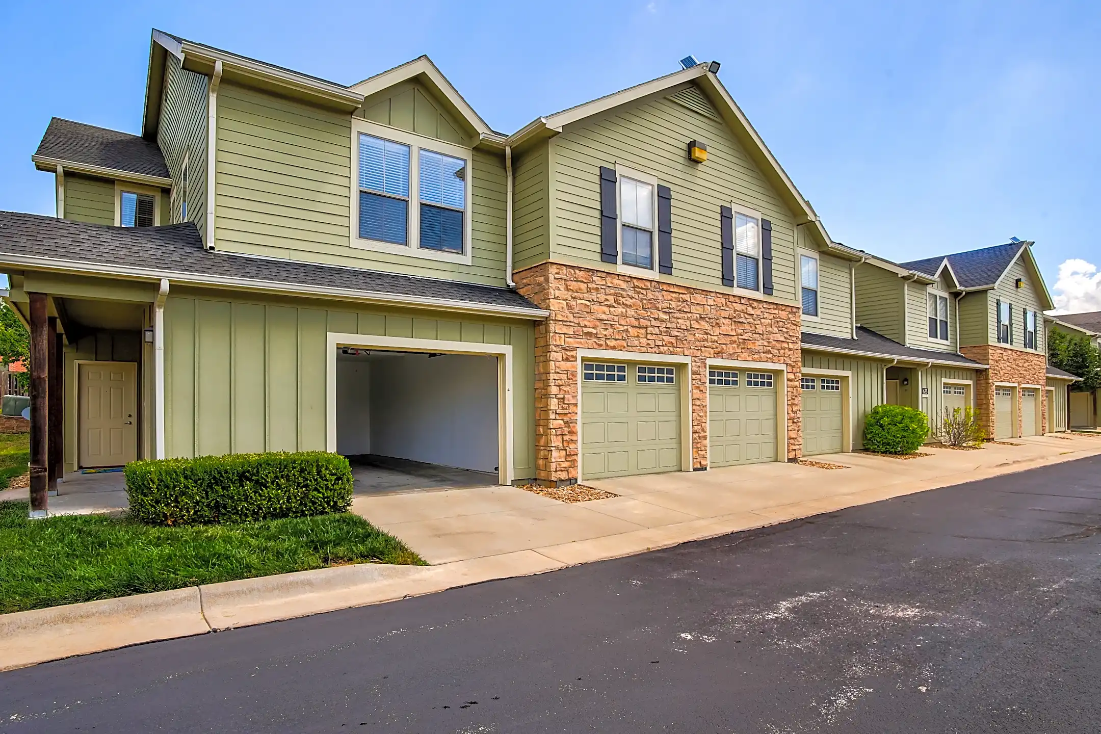 Saddlebrook Townhomes KS Lawrence, KS 66049