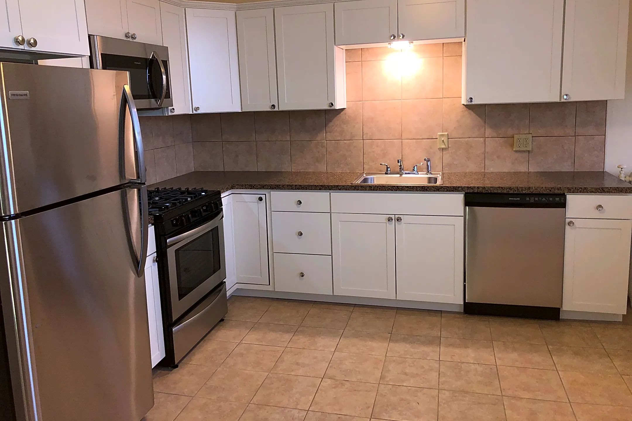 Kitchen - Rotegliano Apartments - Harrisburg, PA