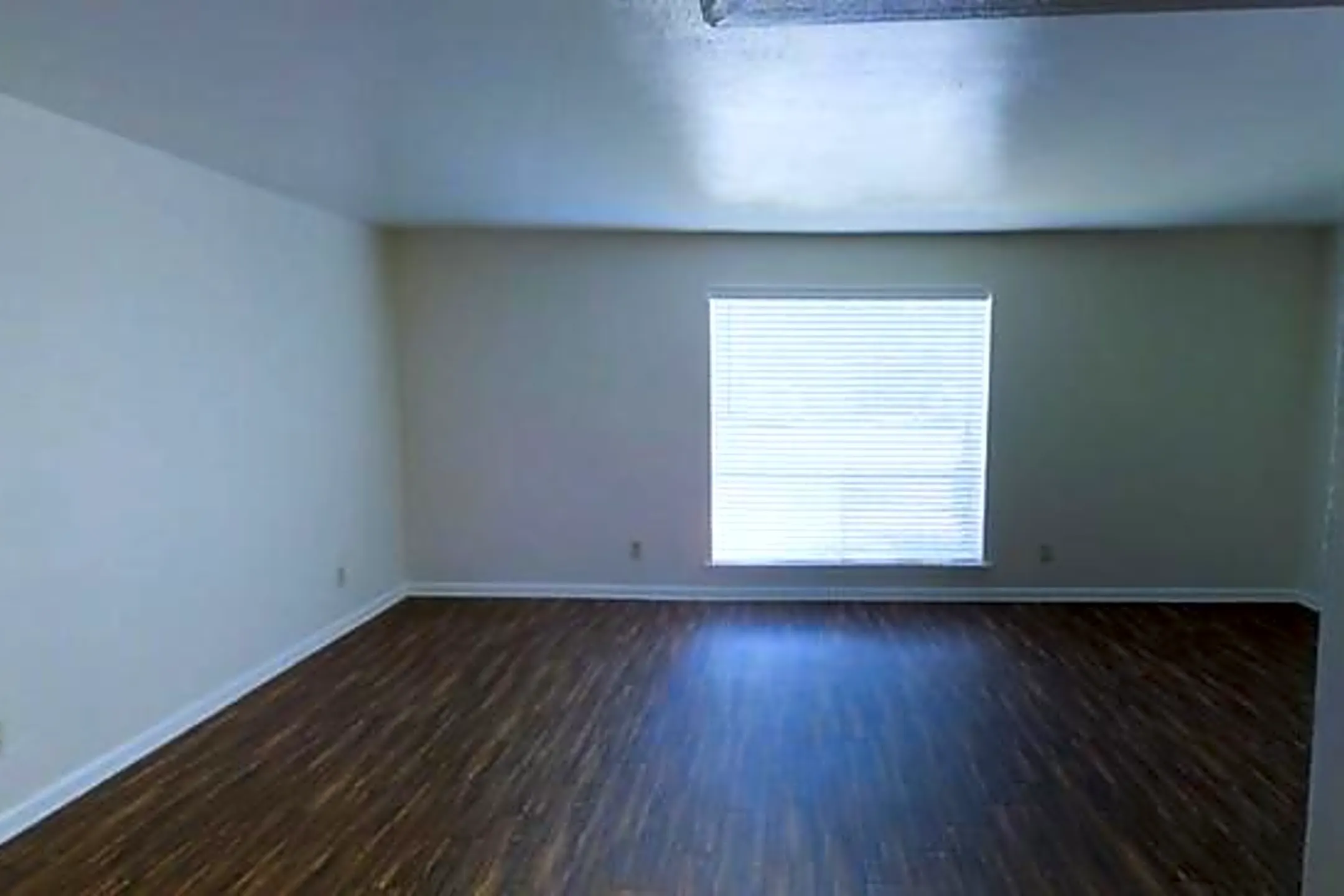 Living Room - 1617 Enid St - Houston, TX