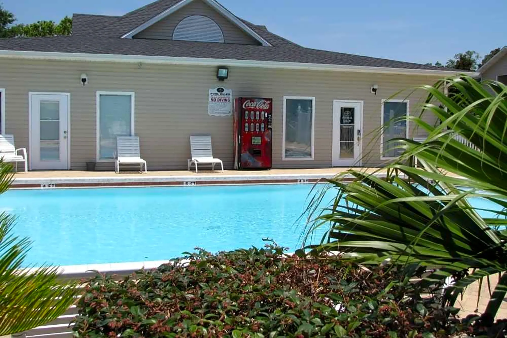 Pool - The Aria Apartments - Fort Walton Beach, FL
