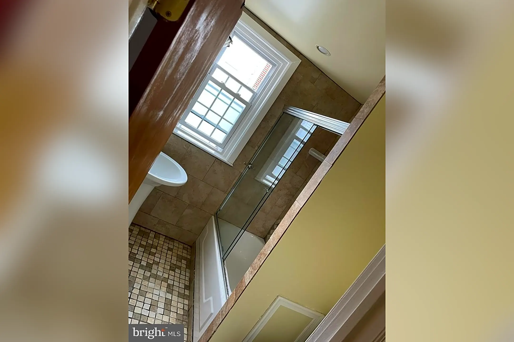 Bathroom - 1909 W Nedro Ave #2 - Philadelphia, PA