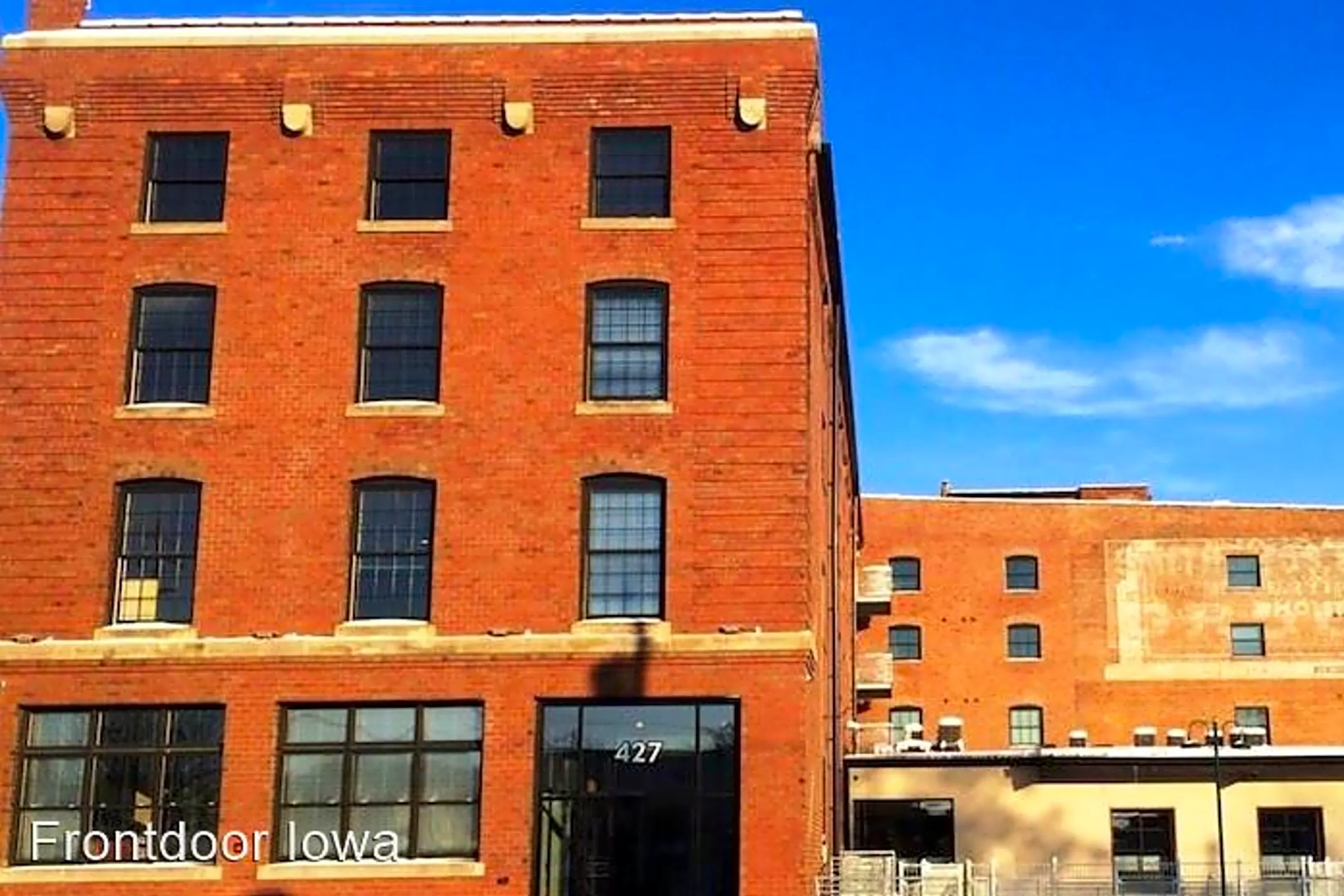 Building - Market Lofts in the Heart of Downtown Davenport - Davenport, IA