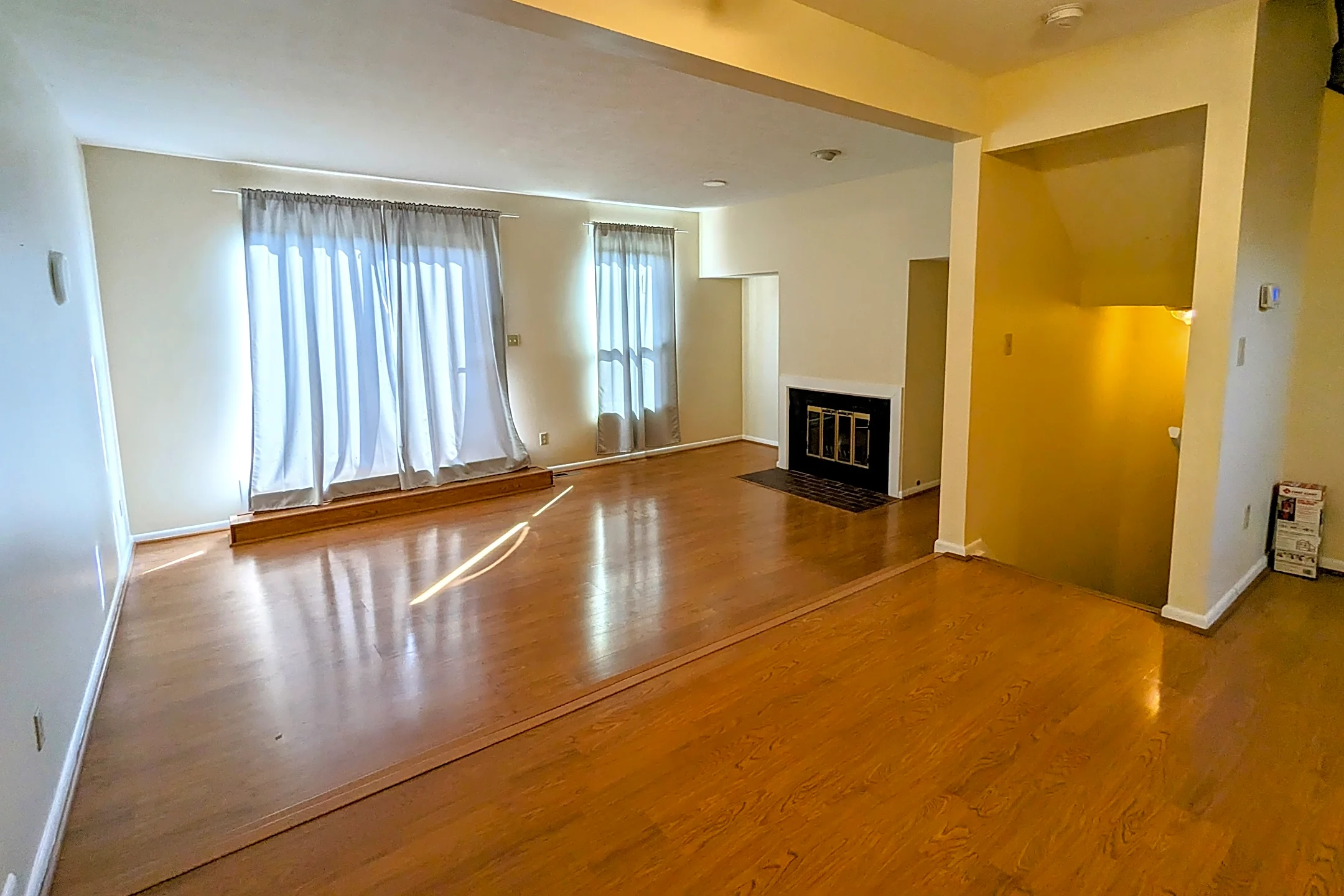 Living Room - 9455 Hunters Creek Dr - Blue Ash, OH