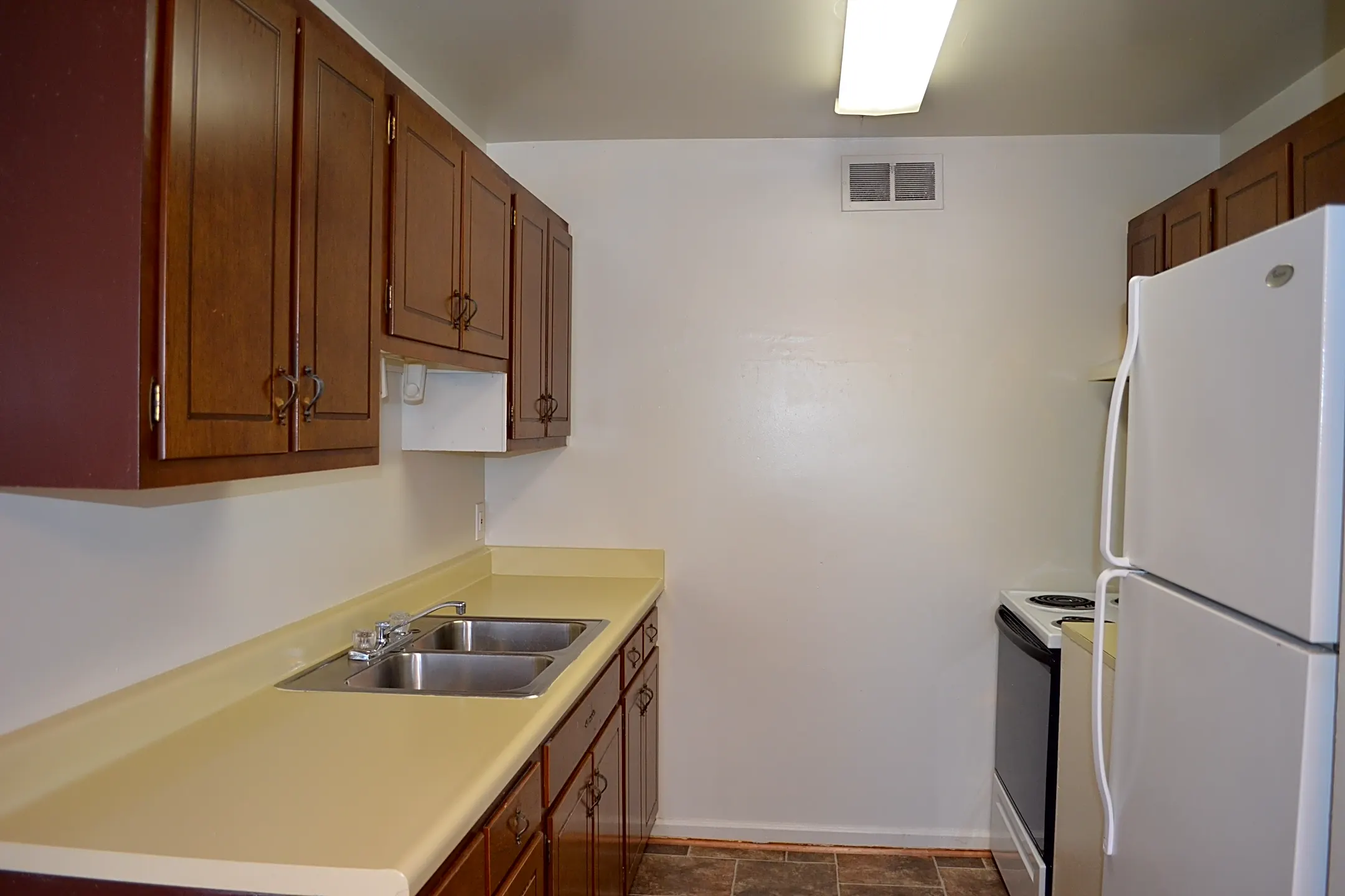 Colonial Point 7698 Colonial Point Ln Gloucester Point, VA