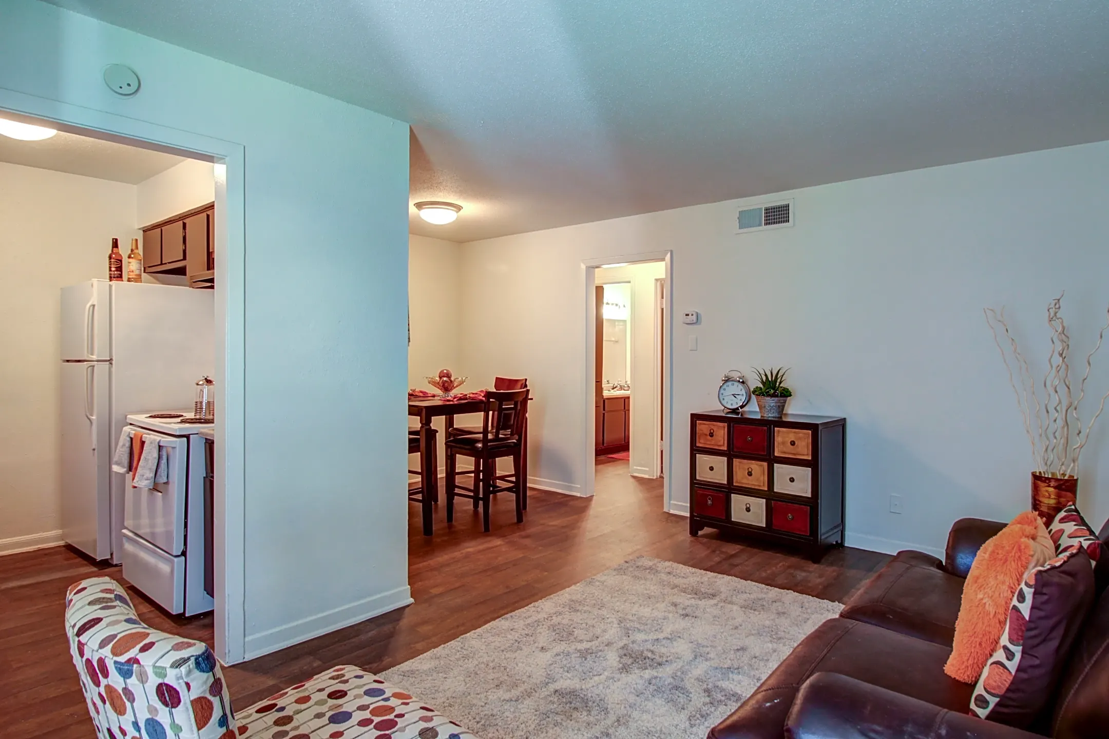 Gia at Spring Branch 1521 Sherwood Forest St Houston, TX Apartments