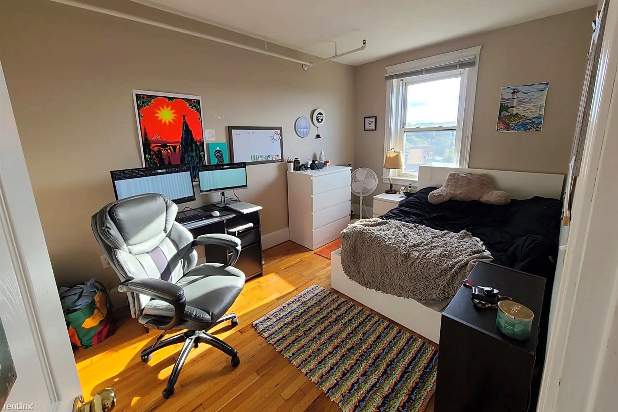 Living Room - 1585 Commonwealth Ave - Boston, MA