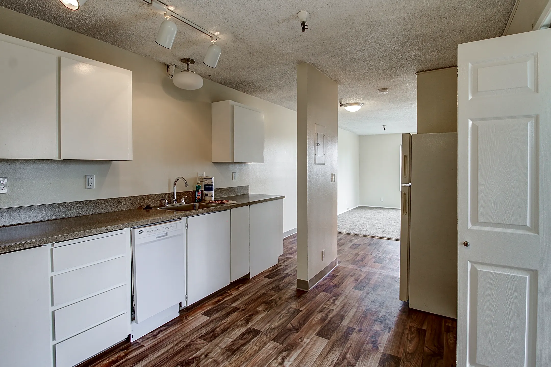 Kitchen - Grandview - Portland, OR