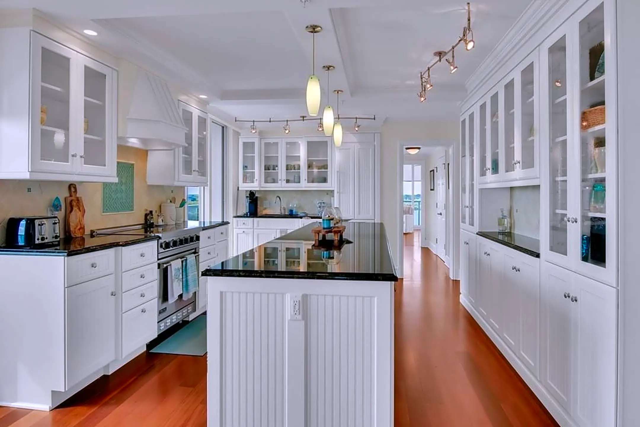 Kitchen - 3554 Ocean Dr - Vero Beach, FL