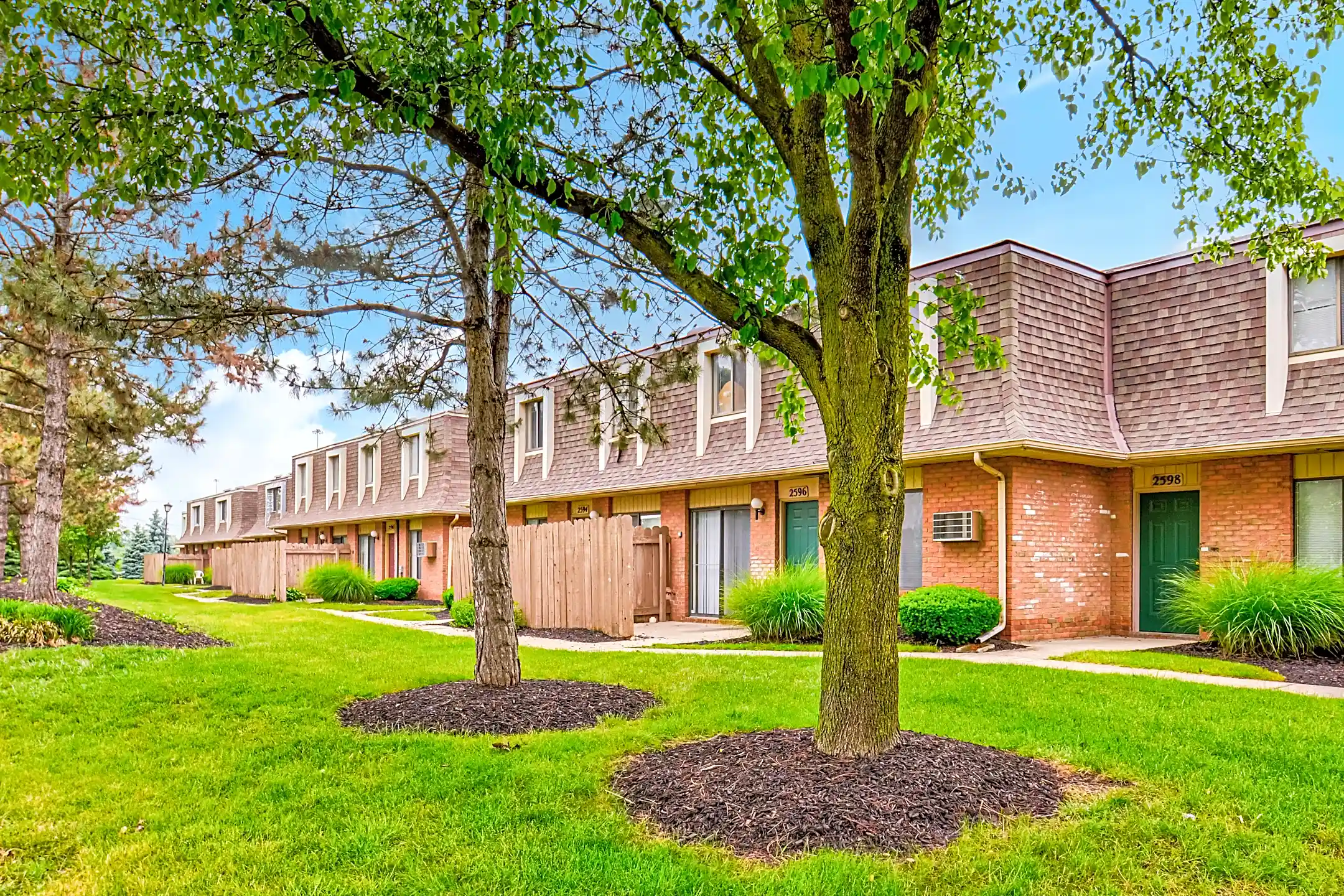 Heather Glen Townhomes Columbus, OH 43209