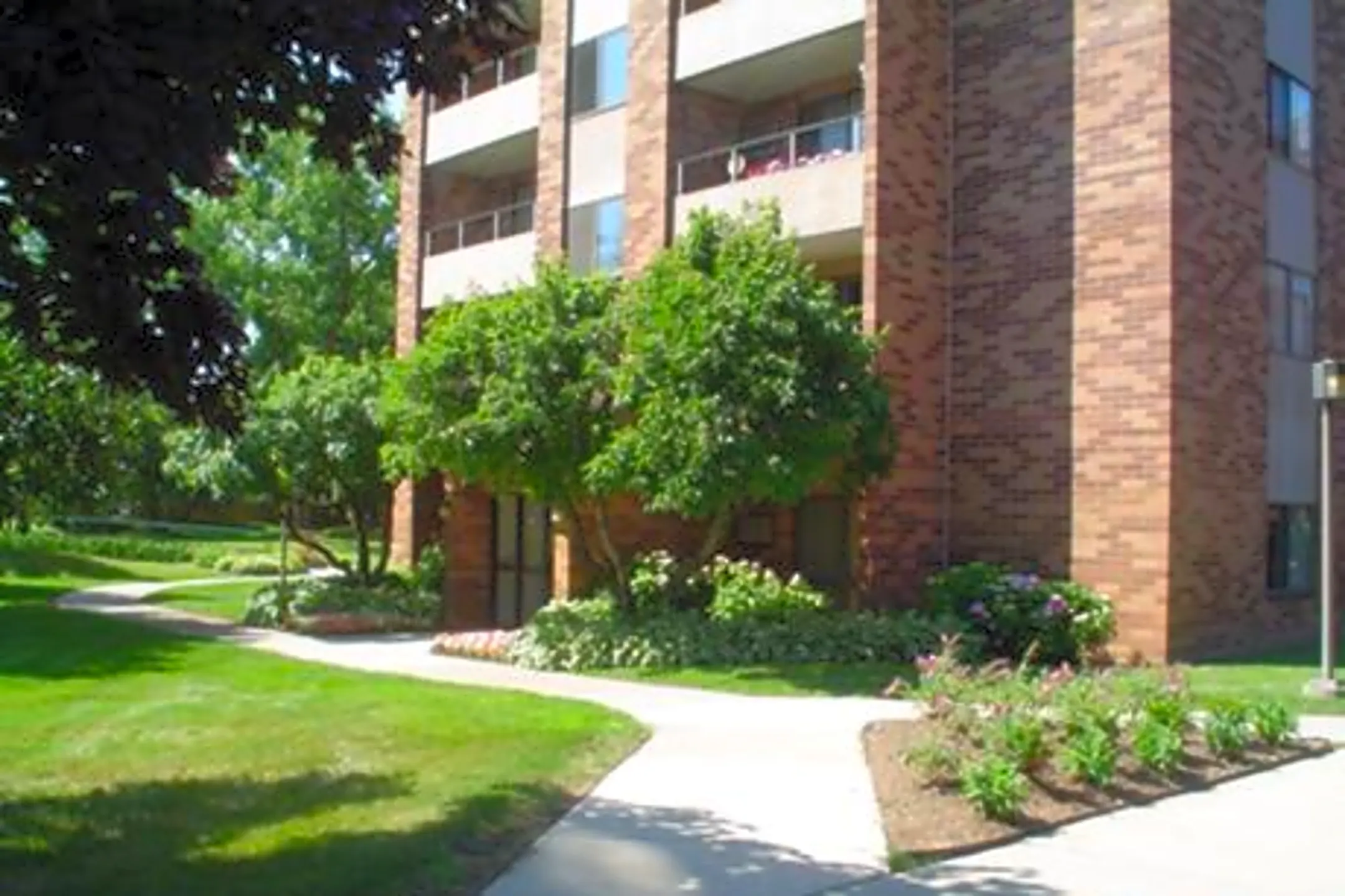 Oxford Park Towers of Berkley Berkley, MI 48072