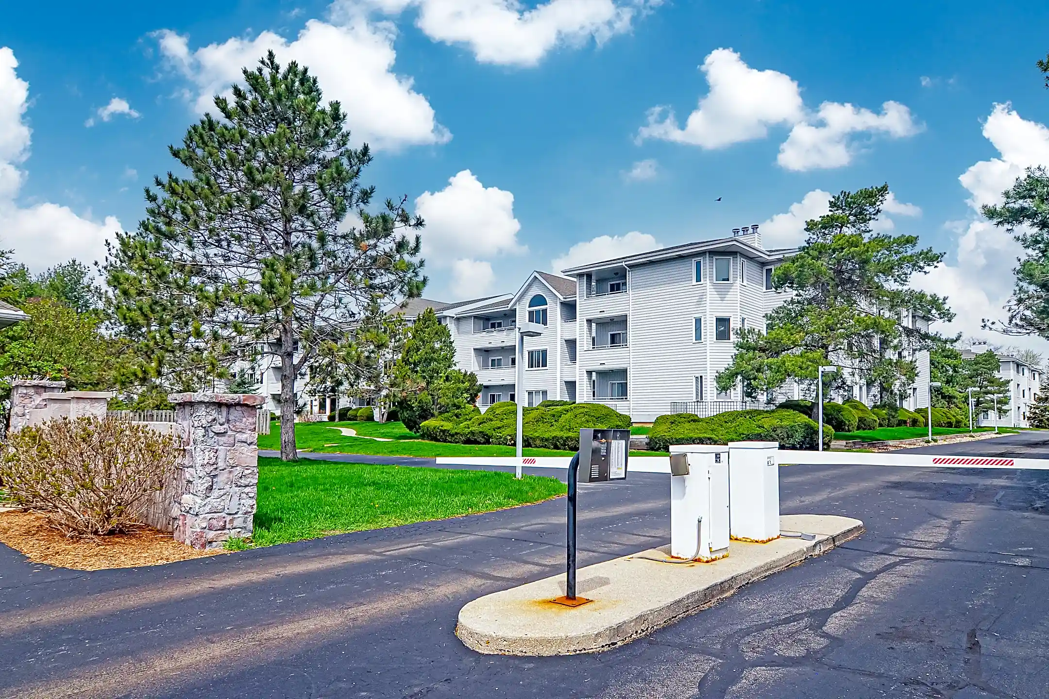 Harbour East Apartments 6538 Spring Brook Rd Rockford, IL Apartments for Rent Rent.