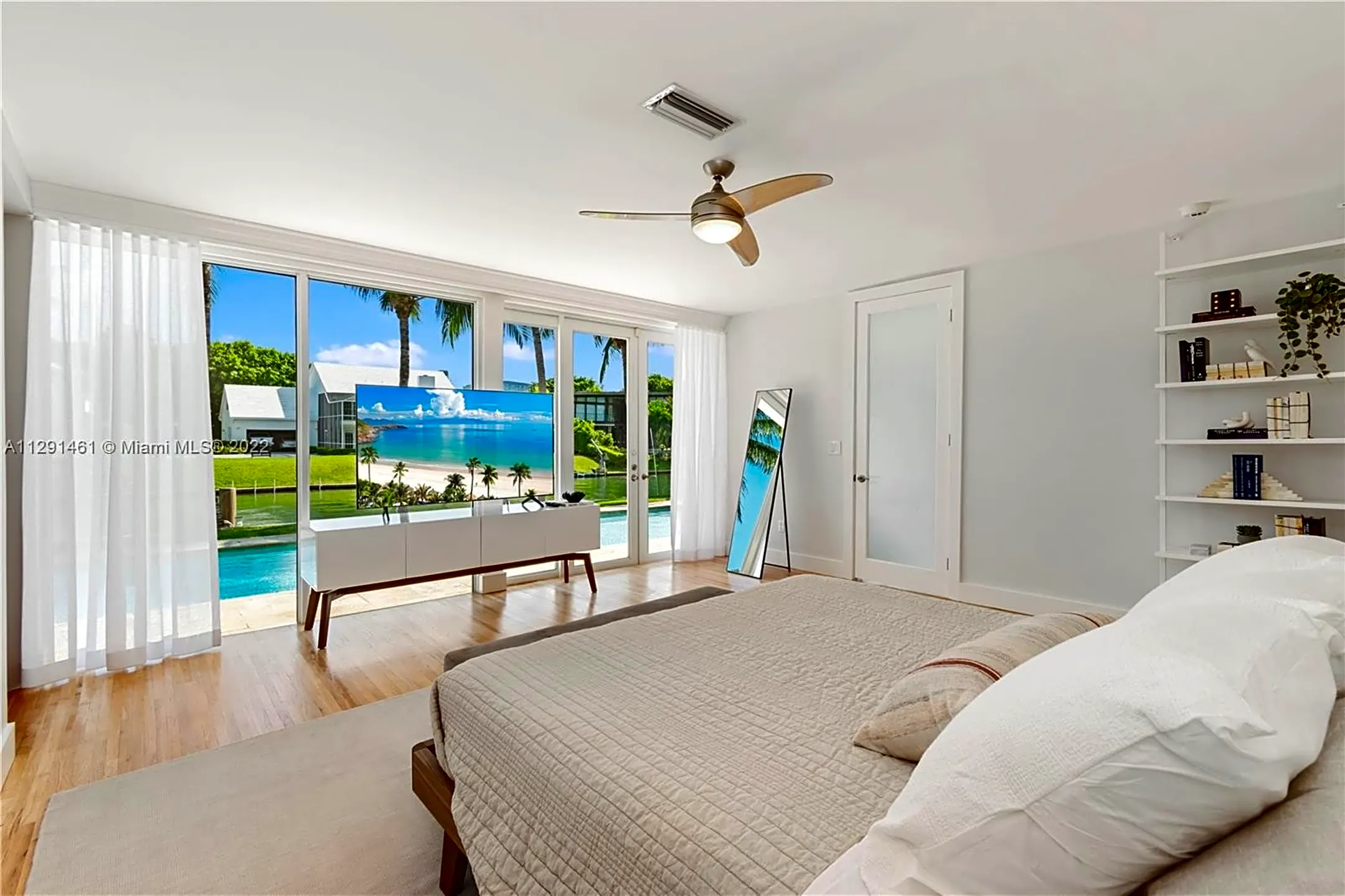 Bedroom - 720 Lake Rd - Miami, FL