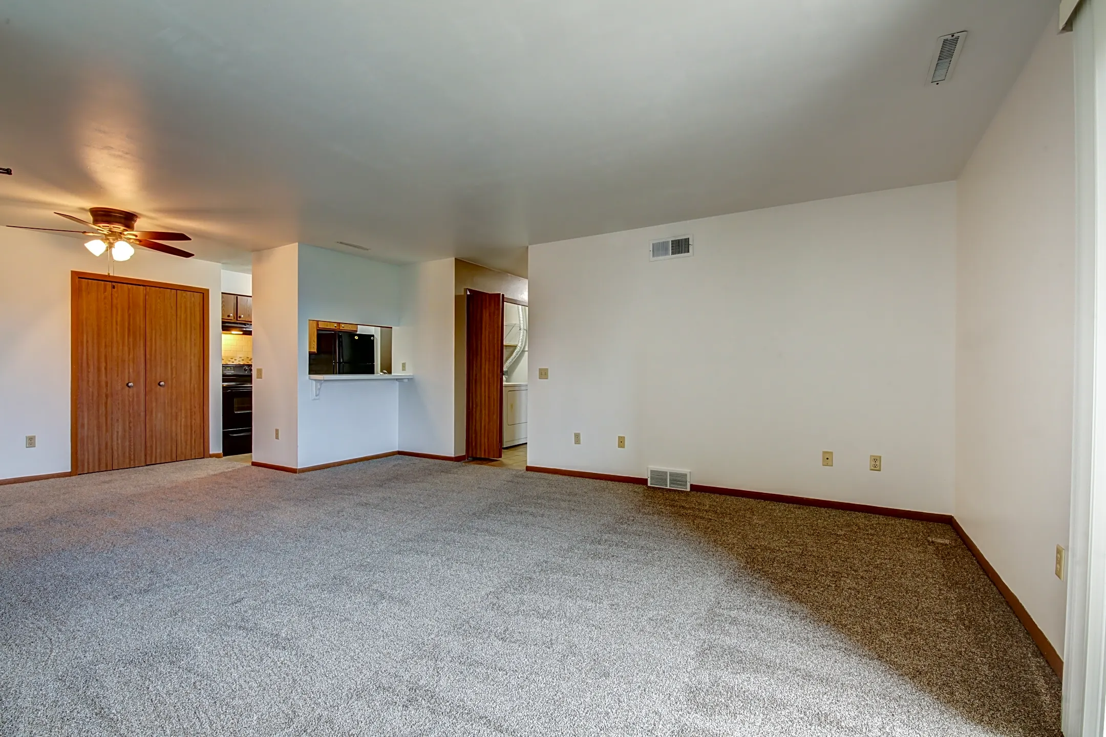 Parry Ridge Apartments - Dodgeville, WI 53533