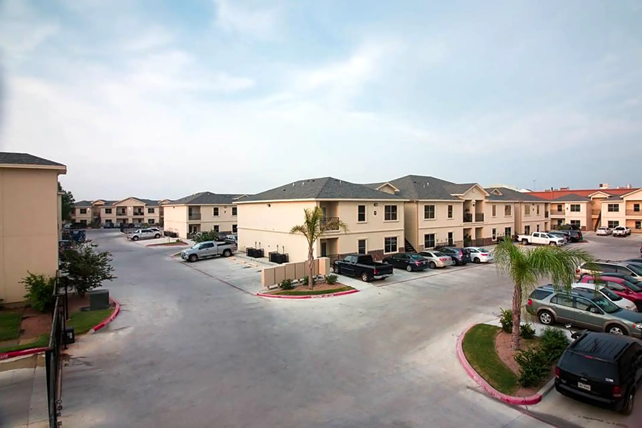 6820 Springfield Ave Apartments Laredo, TX 78041