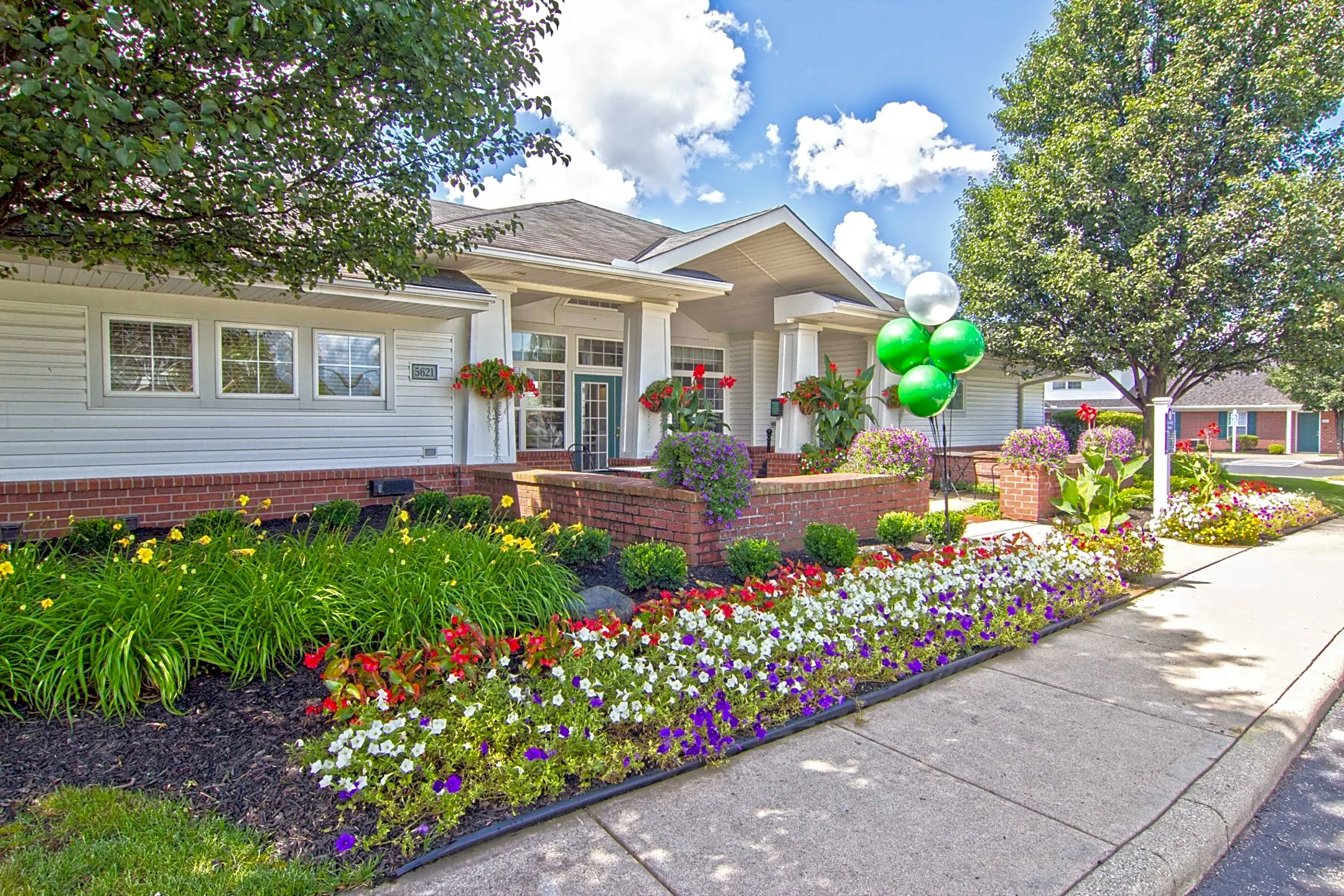 Albany Commons Apartments