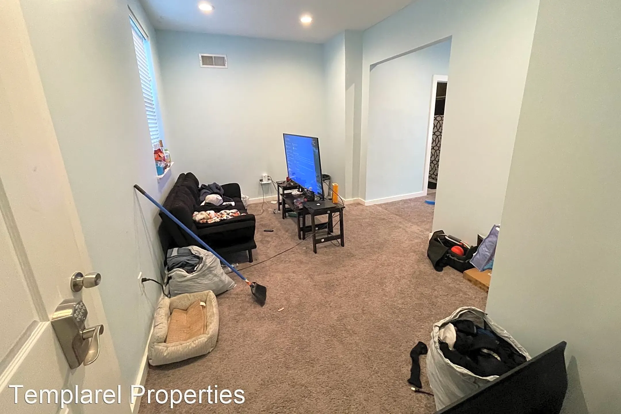 Living Room - 1411 W Thompson - Philadelphia, PA