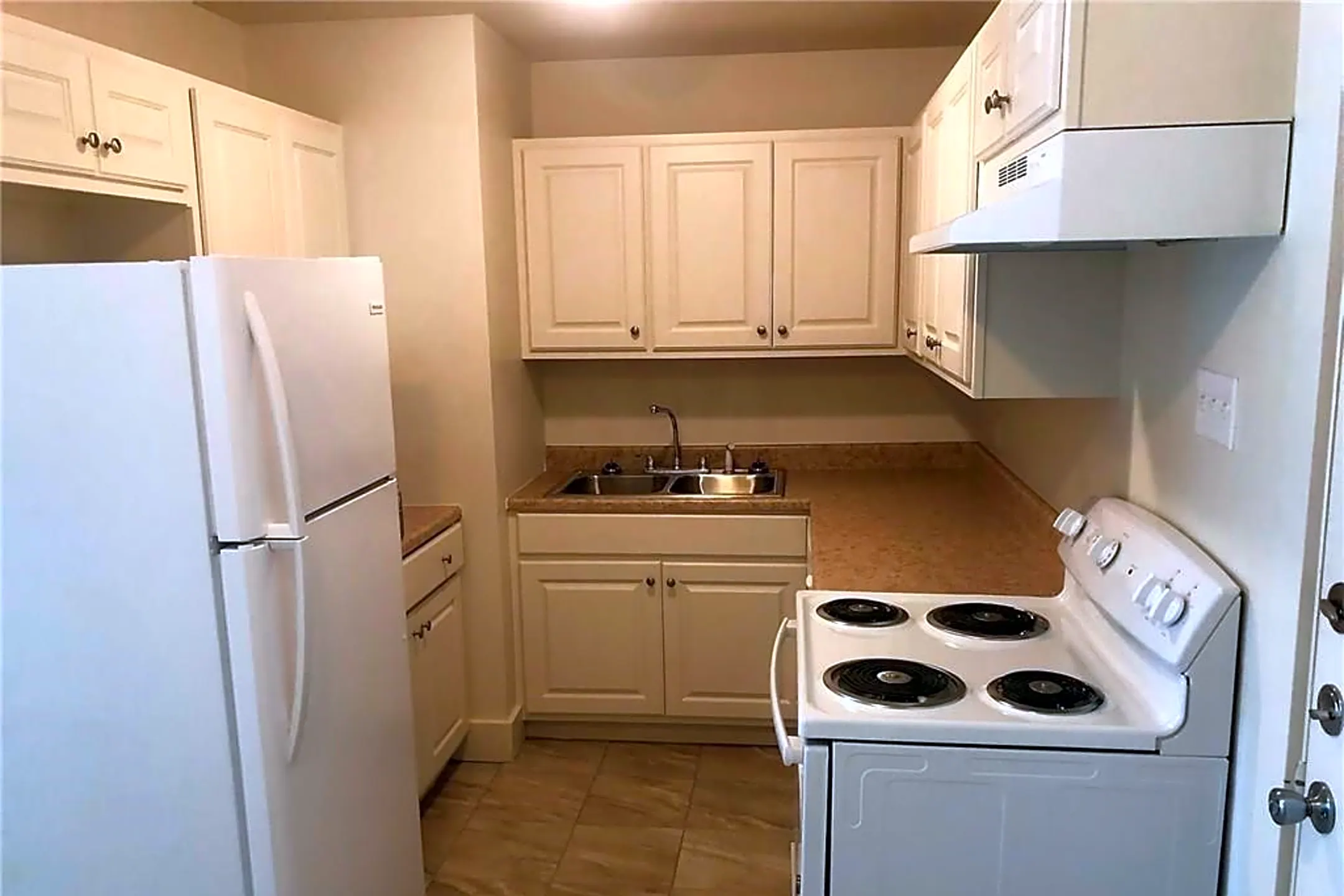 305 S San Patricio St Apartments Sinton, TX 78387