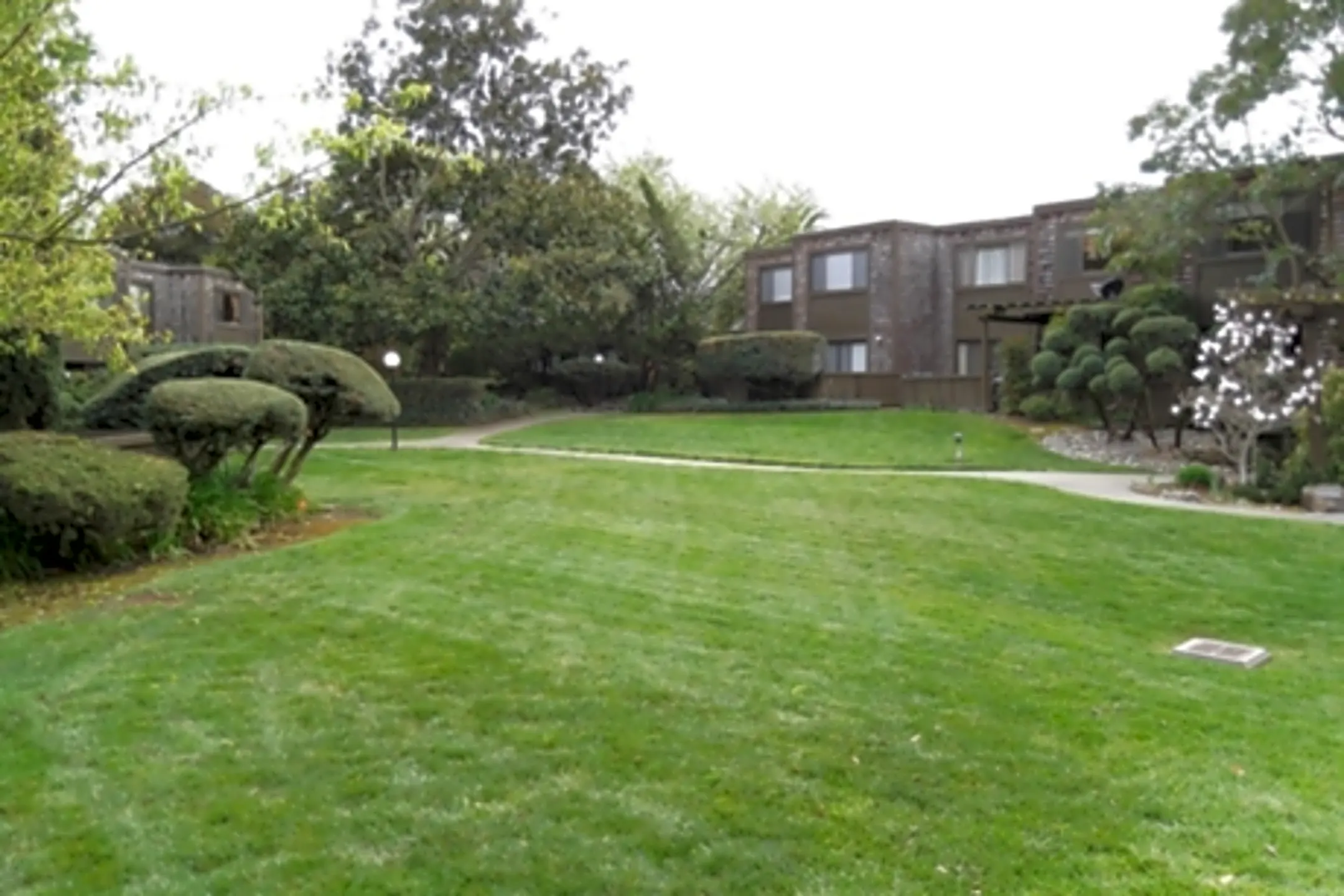 The Oaks Apartments 1348 Yukon Way Novato, CA Apartments for Rent