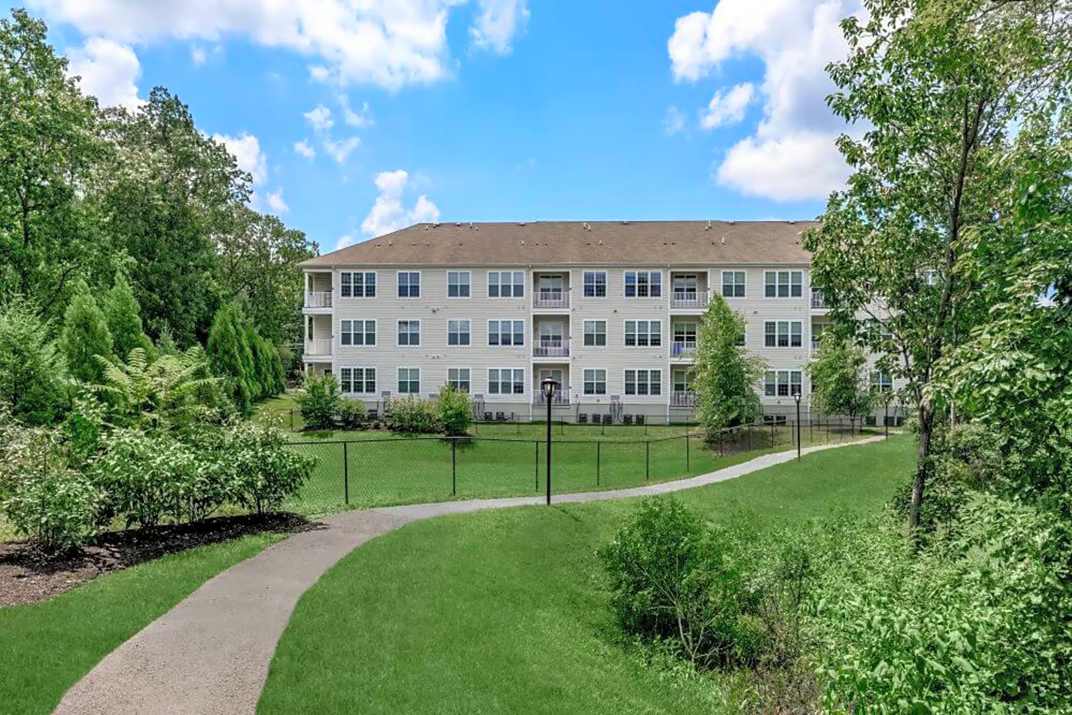 Glen Eyre Apartments 700 Renaissance Dr Pine Hill, NJ Apartments