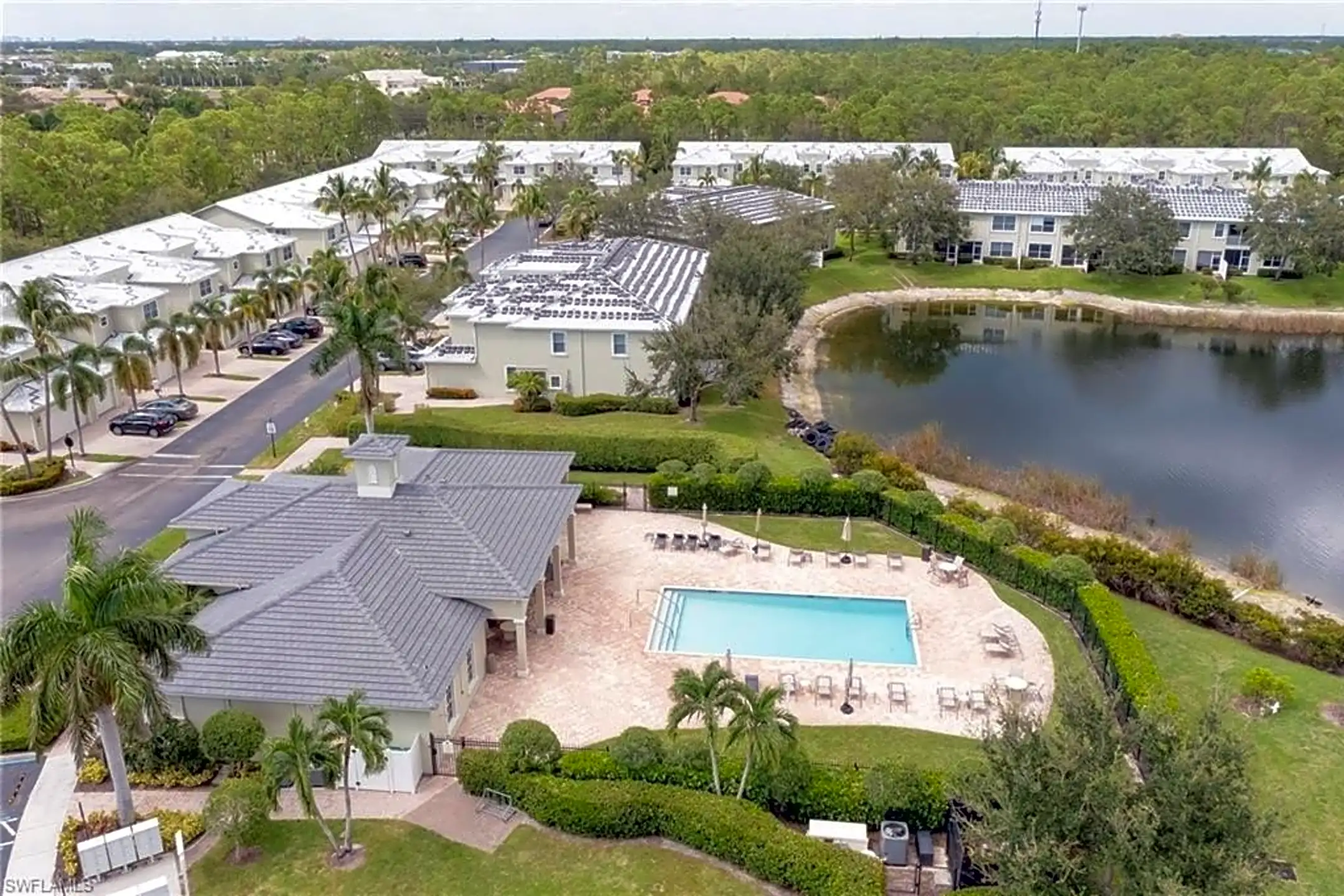 1320 Mariposa Cir 201 Condos Naples, FL 34105