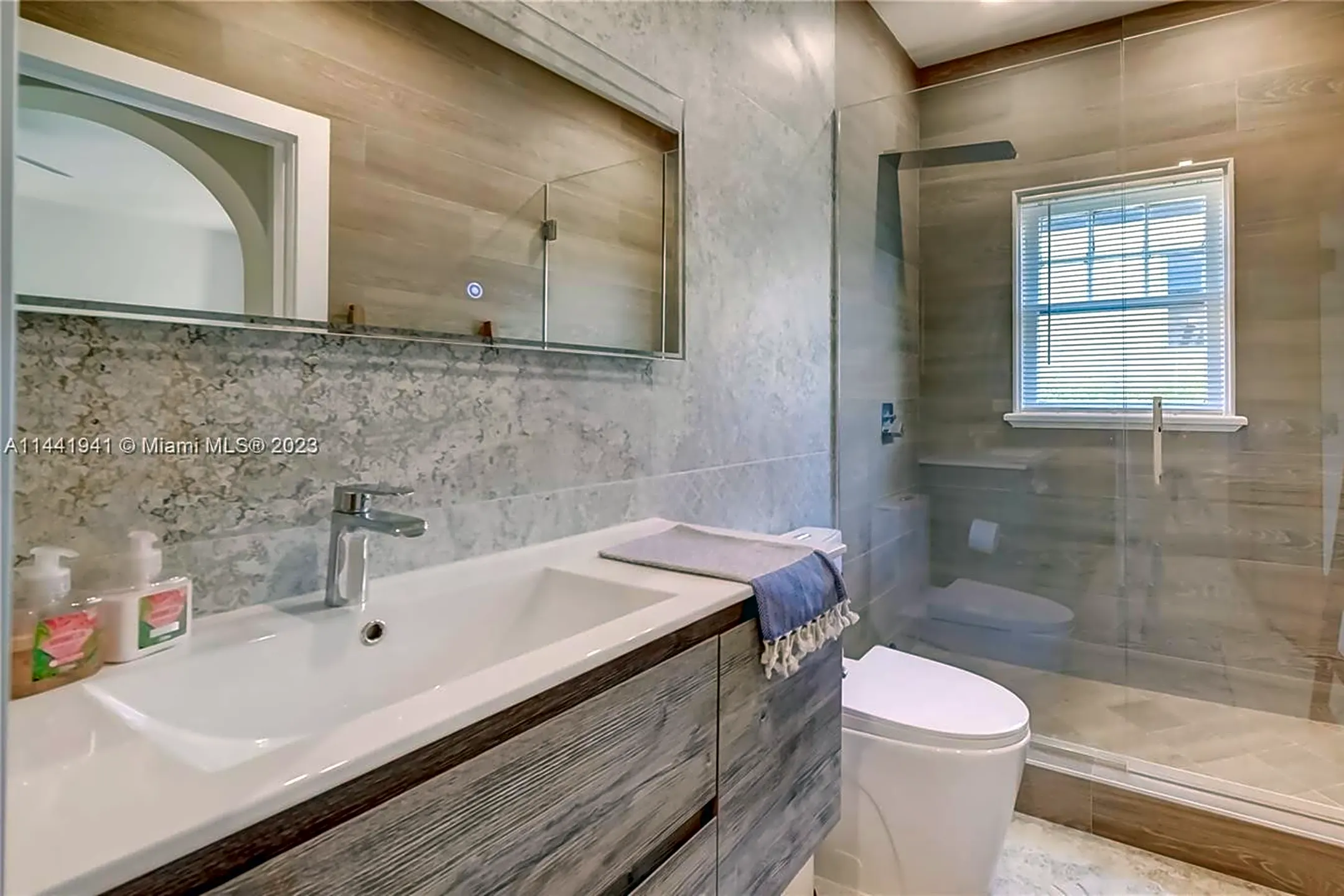 Bathroom - 4531 Prairie Ave #2 - Miami Beach, FL