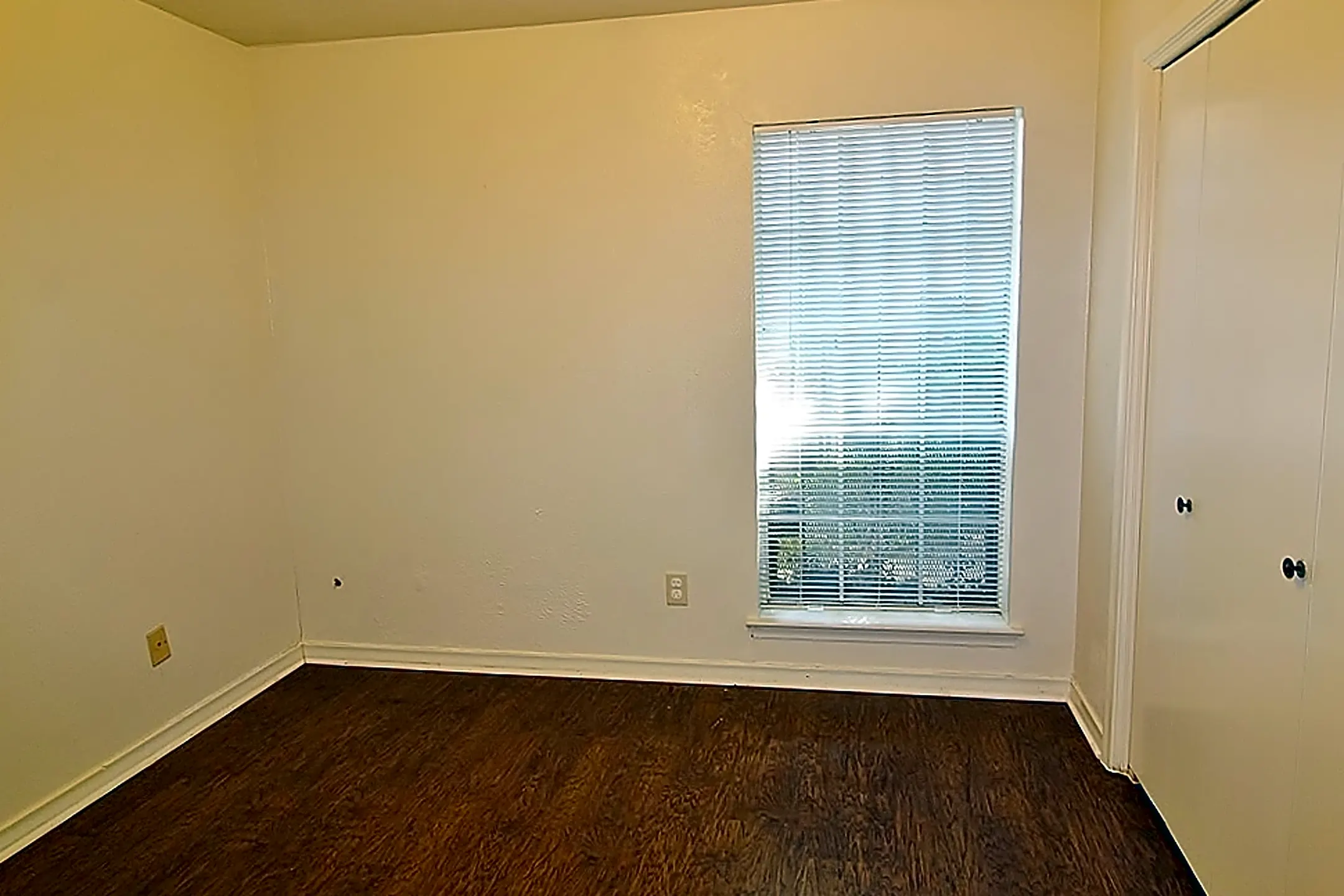2763 Meadow Gate Lane Dallas, TX Duplexs for Rent Rent.