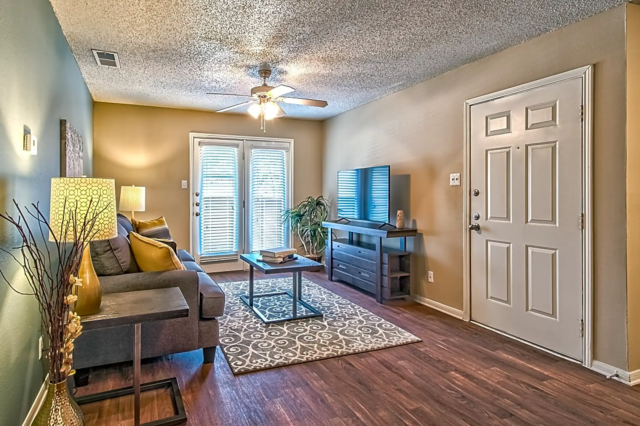 Woodhill Apartments 1408 Teasley Ln Denton, TX Apartments for Rent