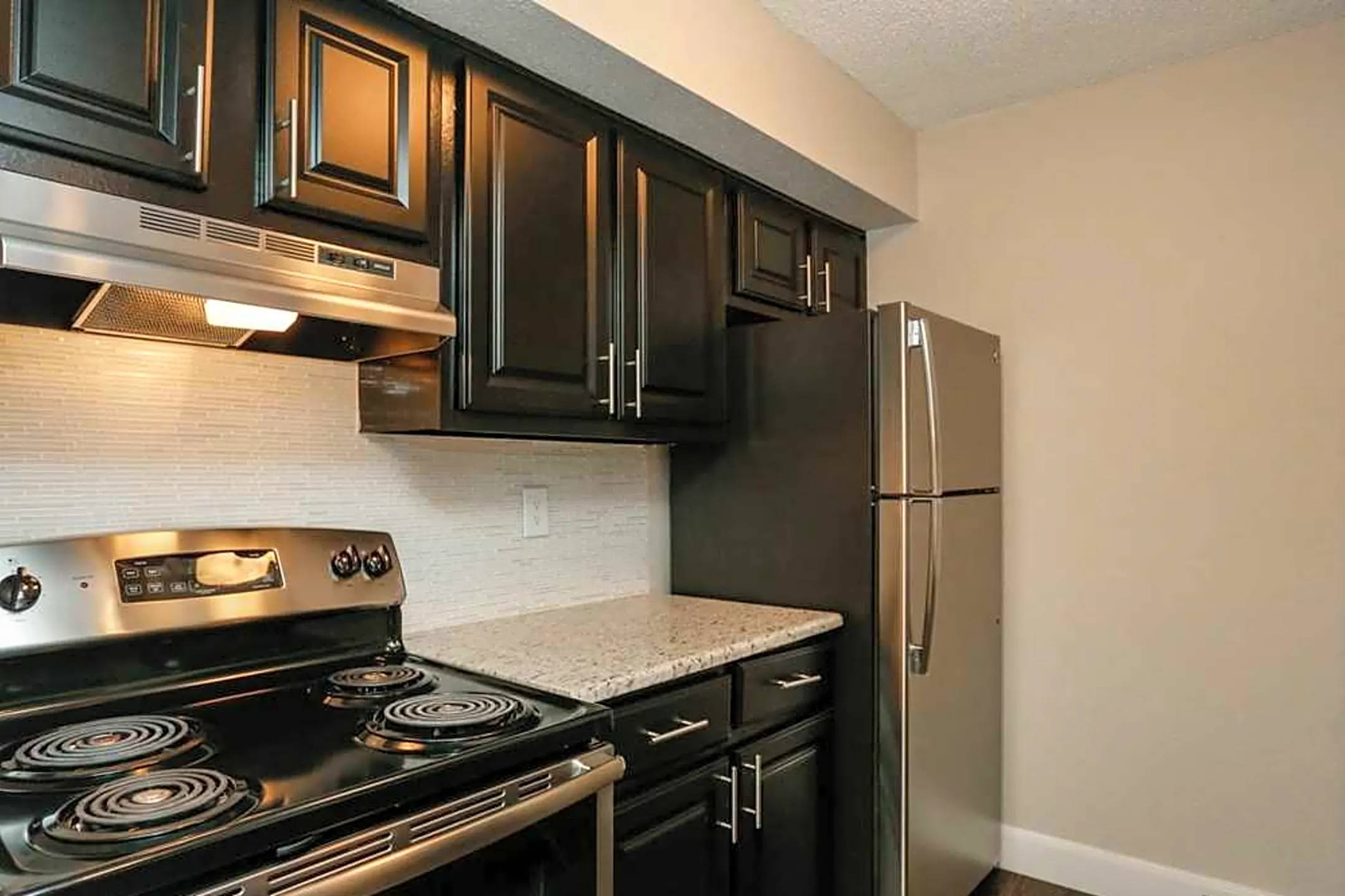 Ashmore Apartments - Pasadena, TX 77504