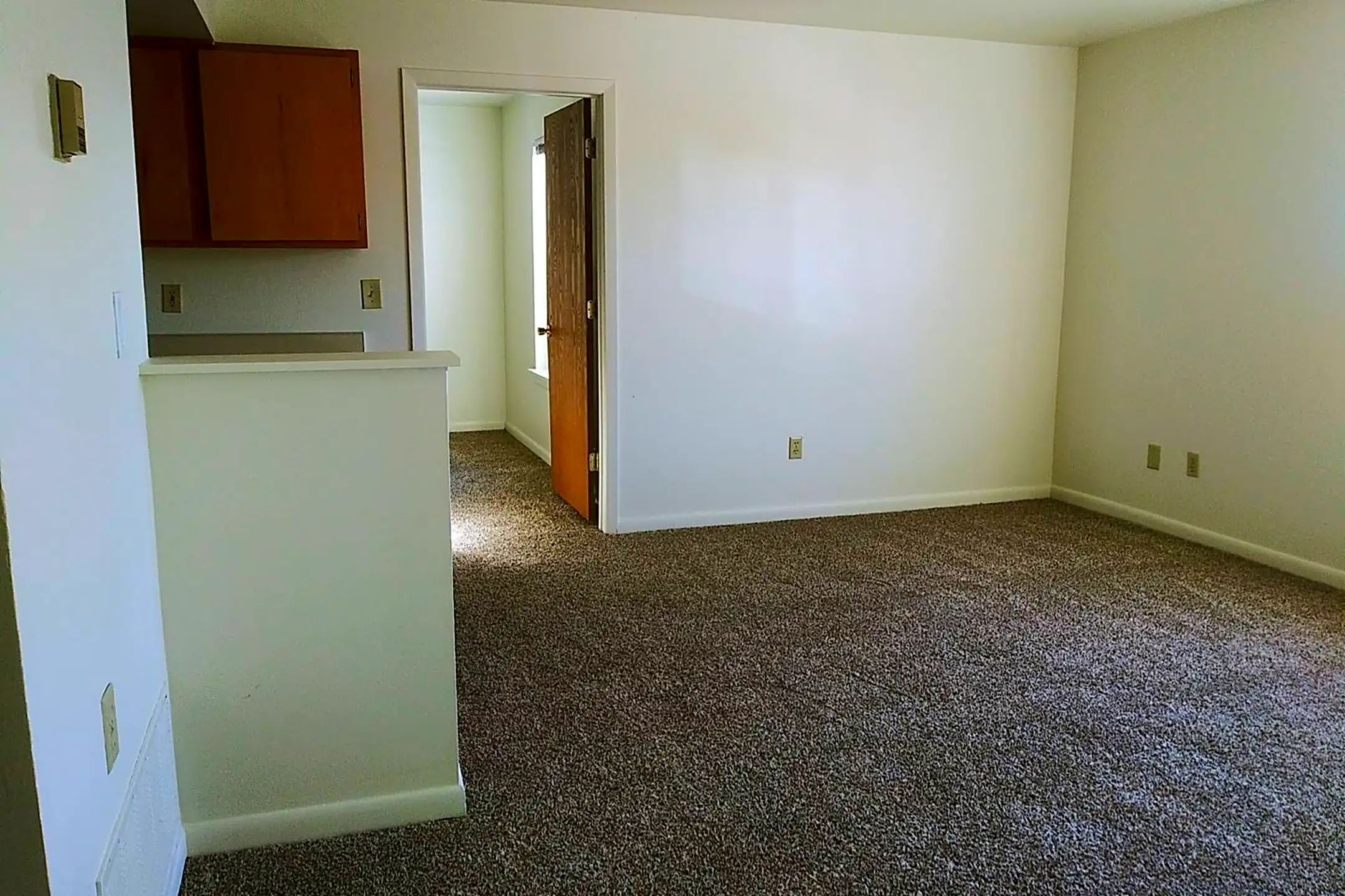 Spacious two and three bedroom homes 2300 N. 20th Pl. Independence, KS Apartments for Rent