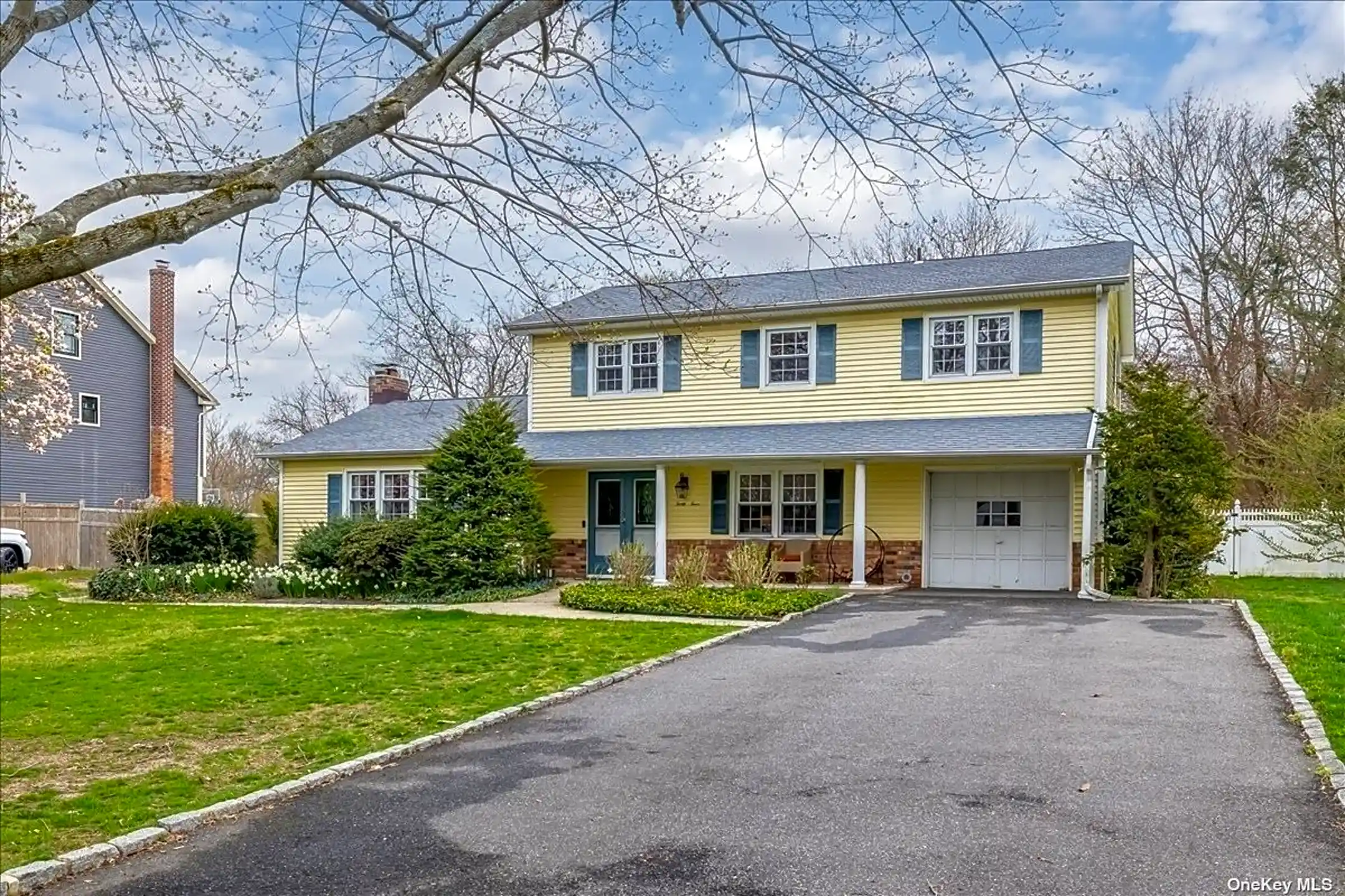 44 Frazer Dr Greenlawn, NY Houses for Rent Rent.