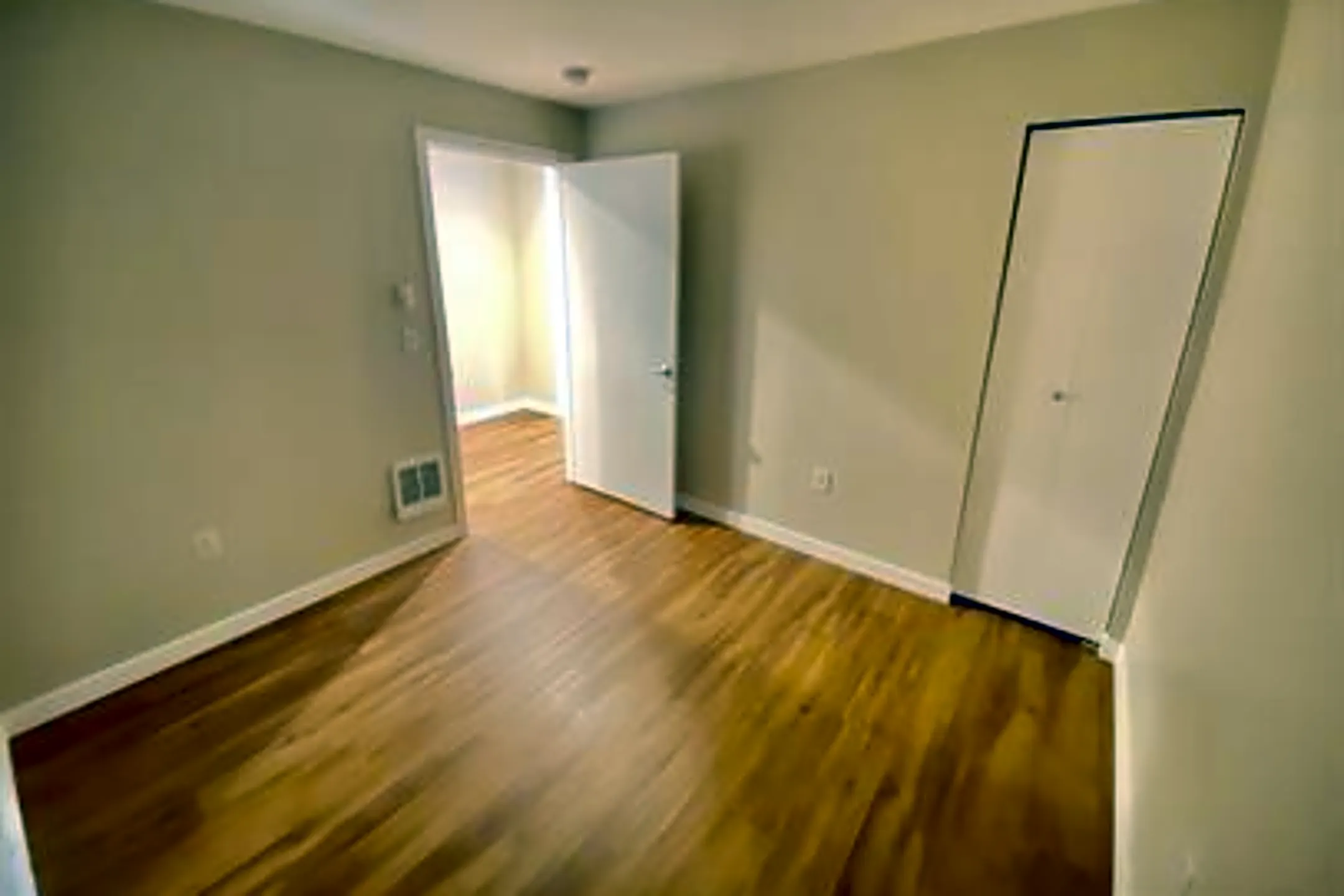 103 Main St E Houses Clarks Grove, MN 56016