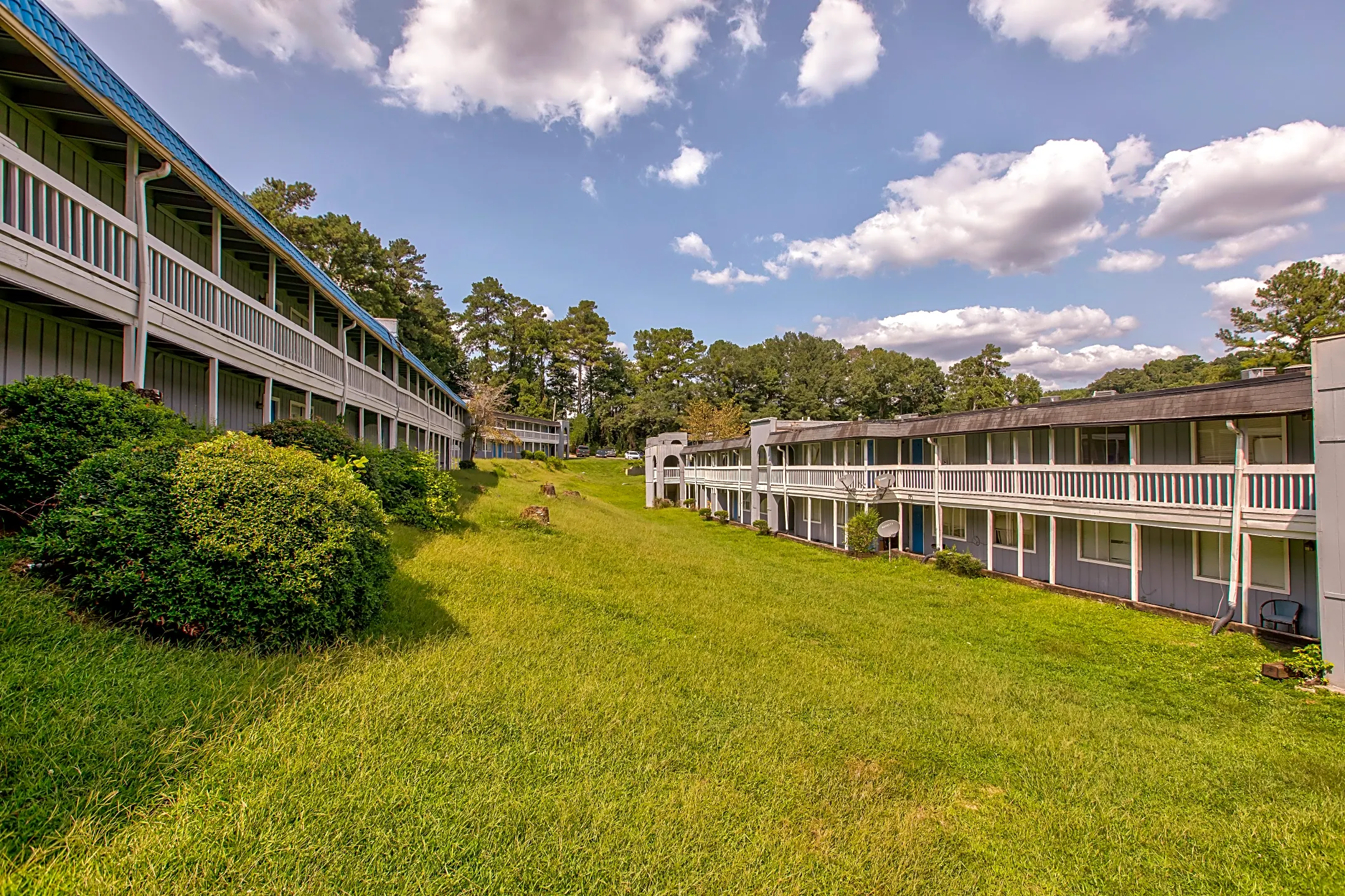 Roane Oaks Apartments Atlanta