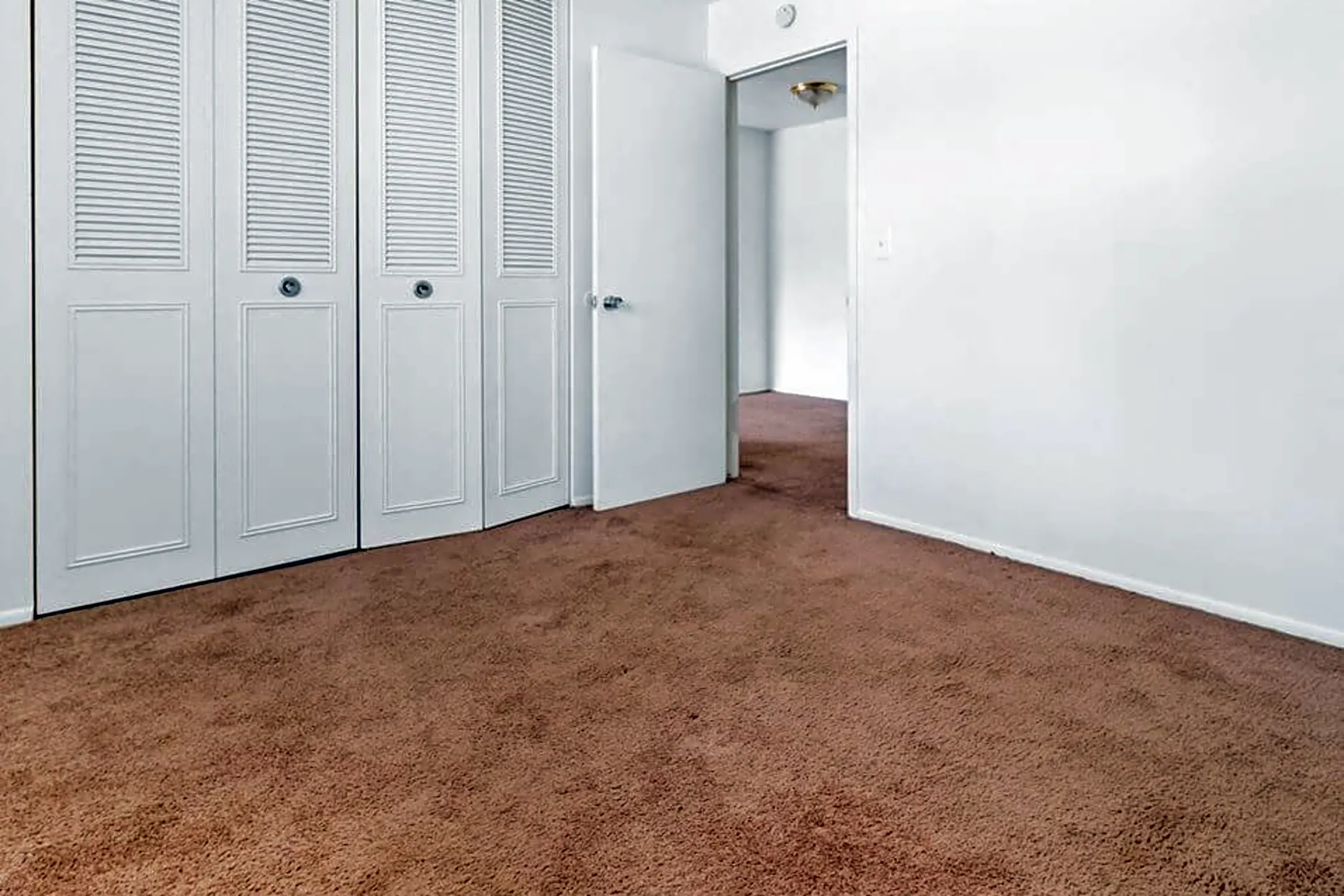 Warren Club Apartments Warren, MI 48092