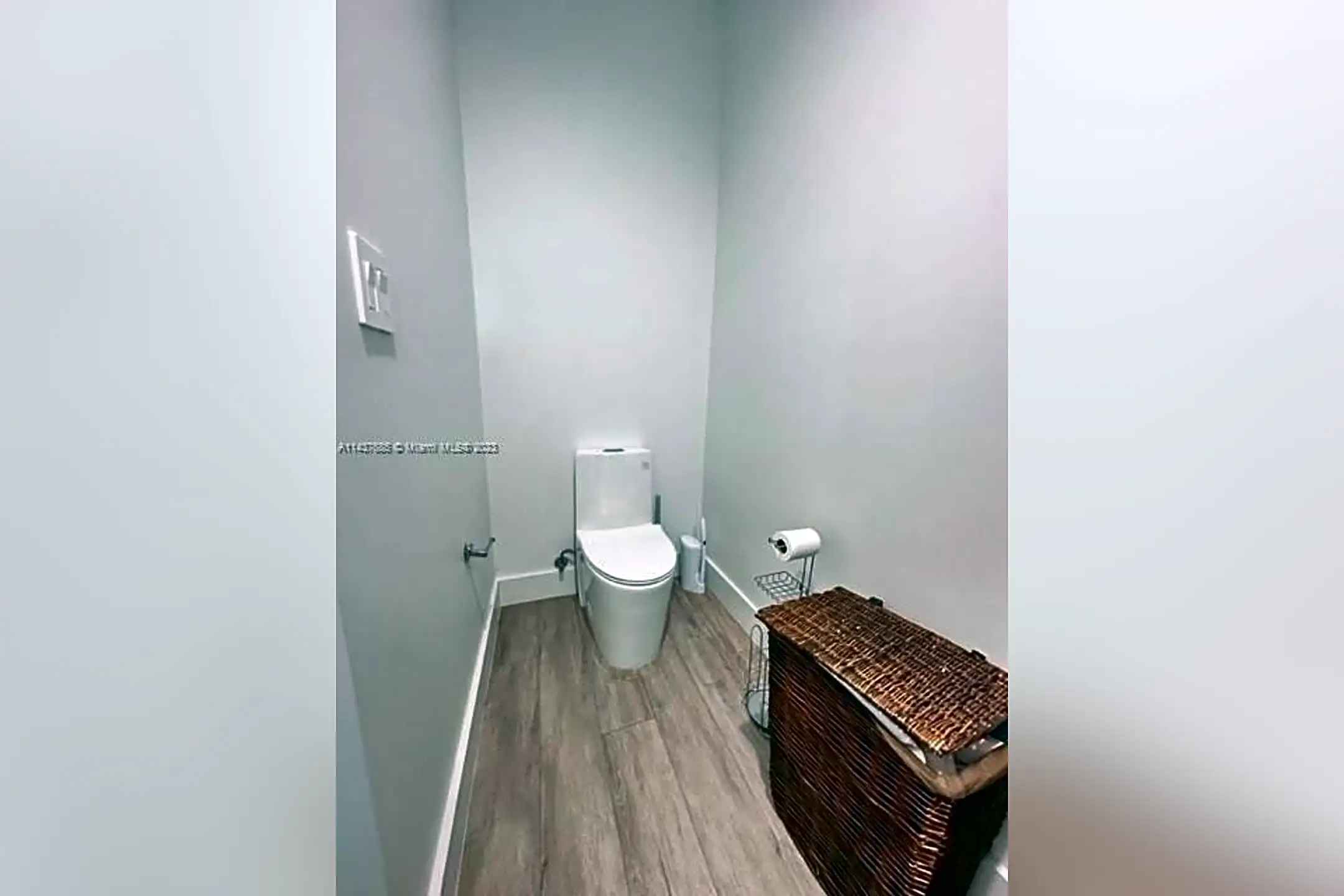 Bathroom - 3050 SW 18th St #3050 - Miami, FL