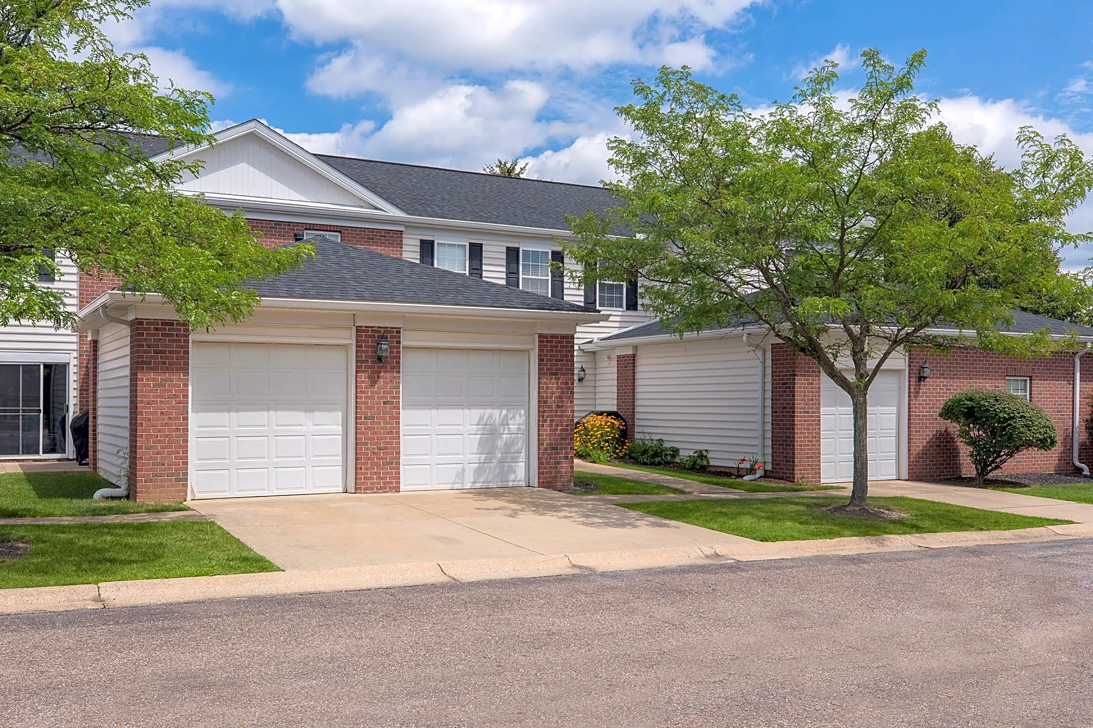 Residence At Barrington Aurora Ohio