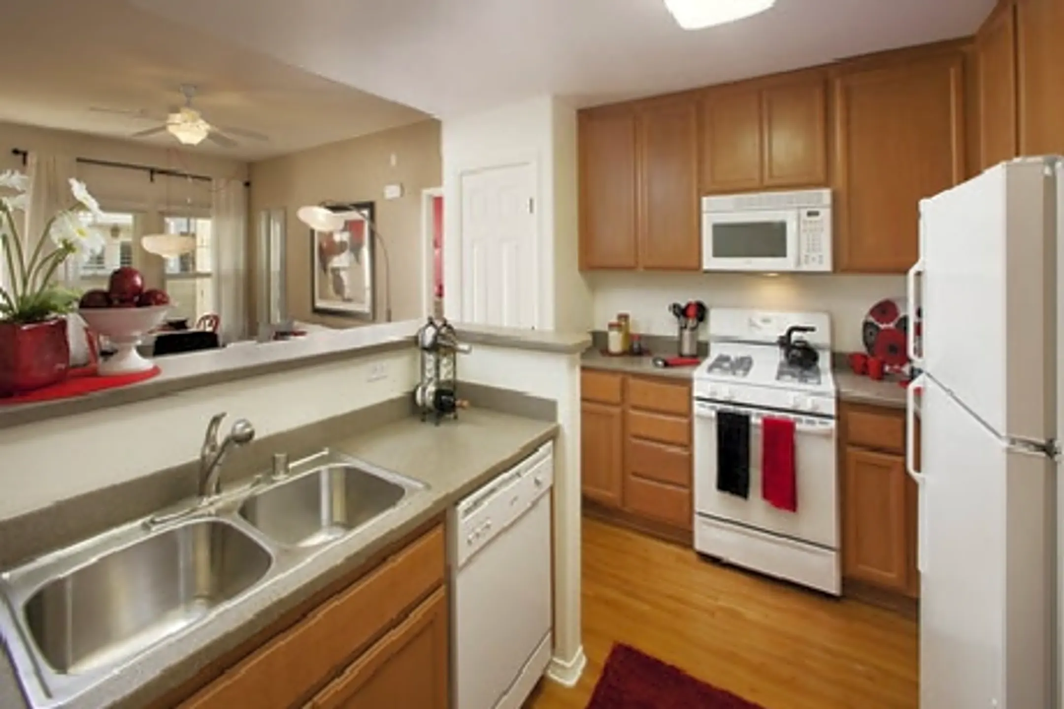 Ralston Courtyards Apartments 5525 Ralston St Ventura, CA