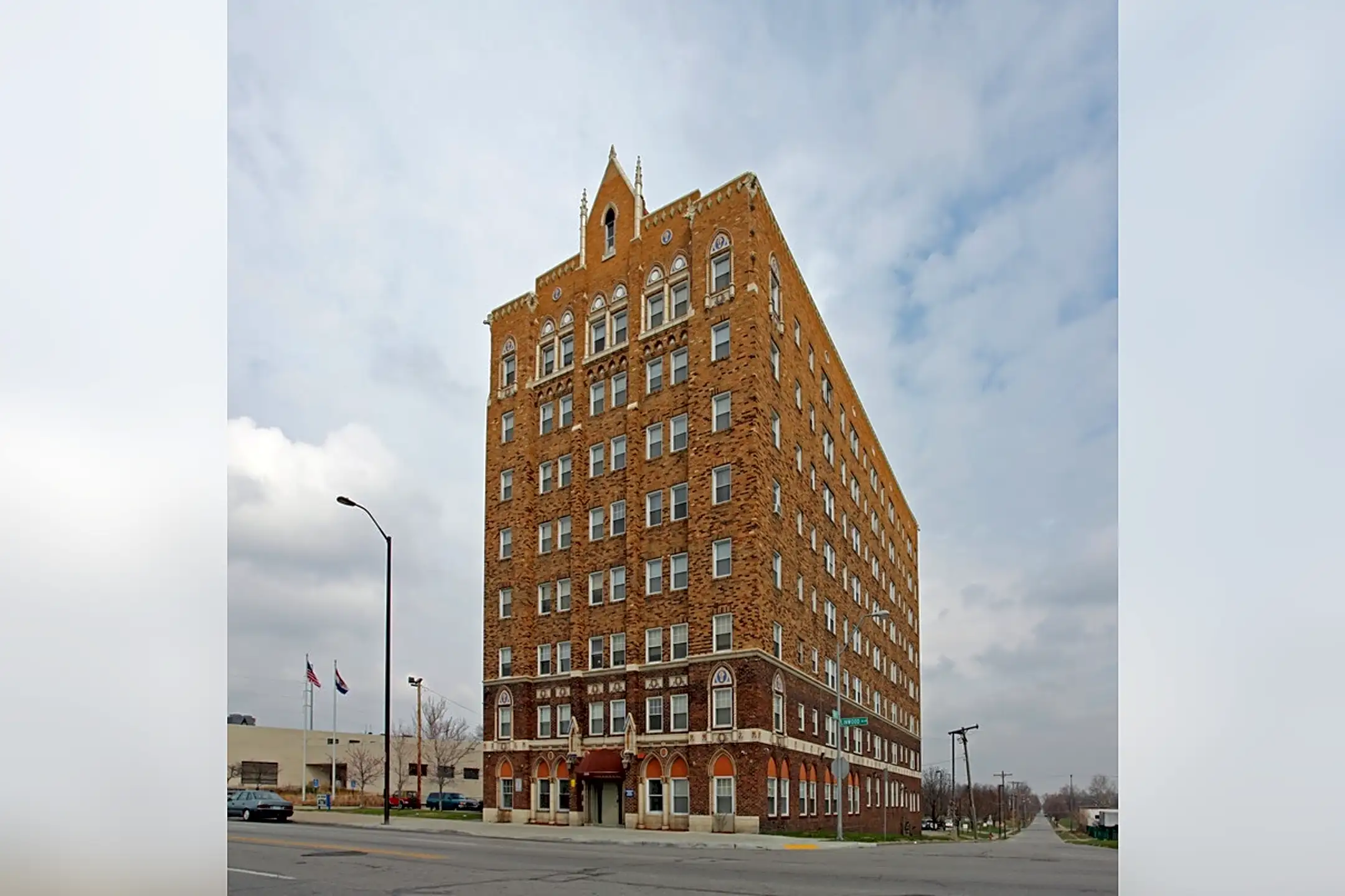 MayfairLinwood 1224 E Linwood Blvd Kansas City, MO Apartments for