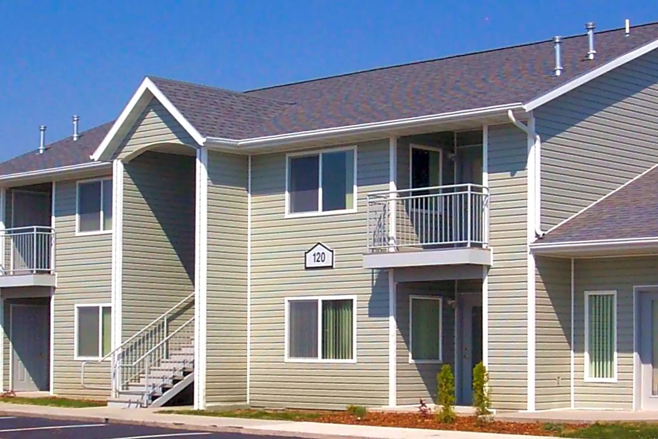 Cloud Peak Vista Apartments 160 Glencoe Way Buffalo, WY Apartments
