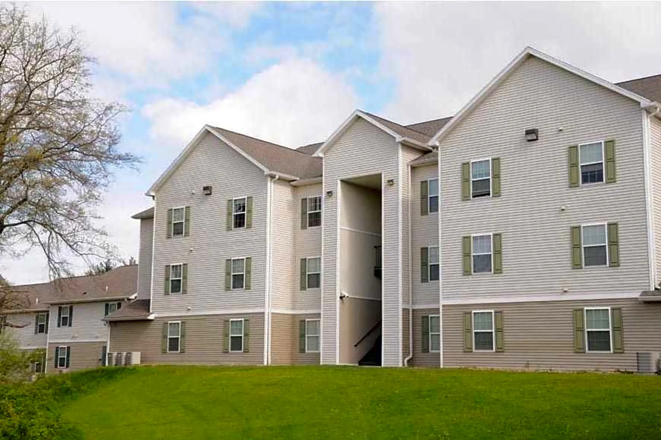 South Rock Apartments 347 Kiester Rd Slippery Rock, PA Apartments