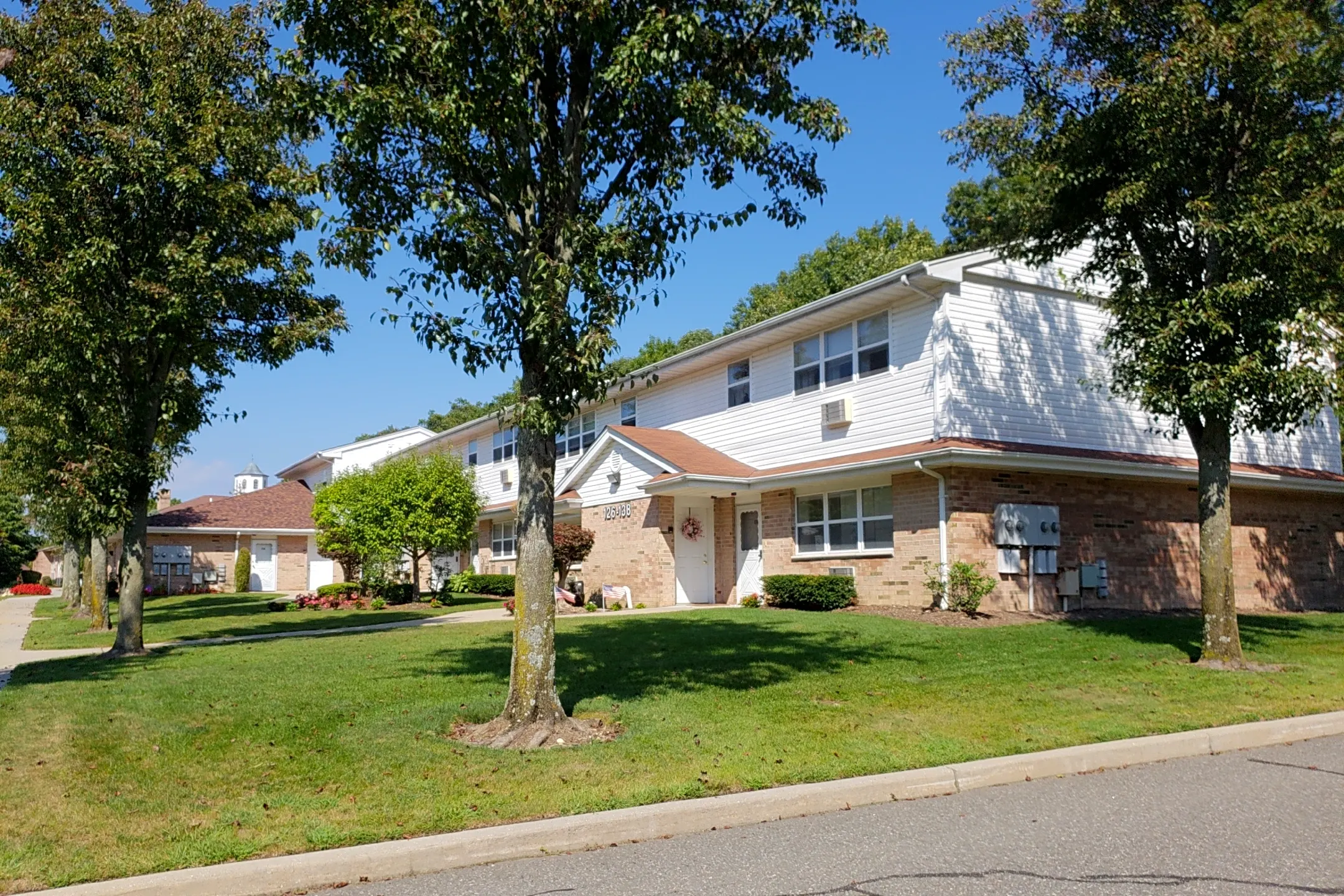 The Waterfalls 400 Cassata Rd Ronkonkoma, NY Apartments for Rent